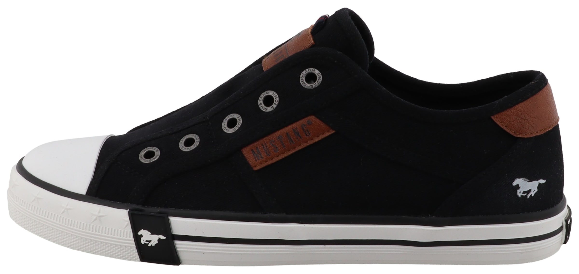 Mustang Shoes Slip-On Sneaker »Winona«  Freizeitschuh, Slipper, Halbschuh mit Logo-Aufnähern