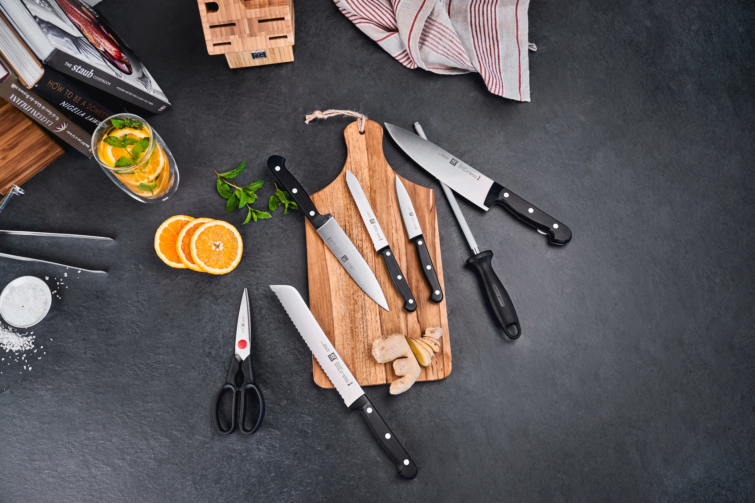 Zwilling Messerblock »TWIN Chef 2«, 8 tlg., Messerblock mit 5 Messern + 1 Schere + 1 Wetzstahl, Bambus