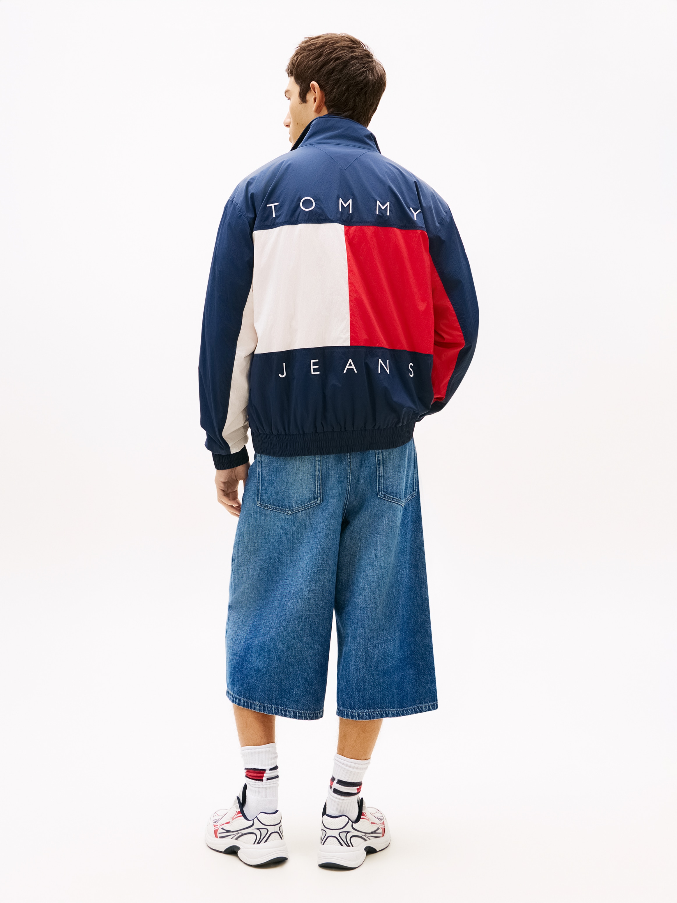 Tommy Jeans Windbreaker »TJM HERITAGE FLAG« ohne Kapuze Regular fit mit Stehkragen und Markenprint Rückenprint Tommy Flag