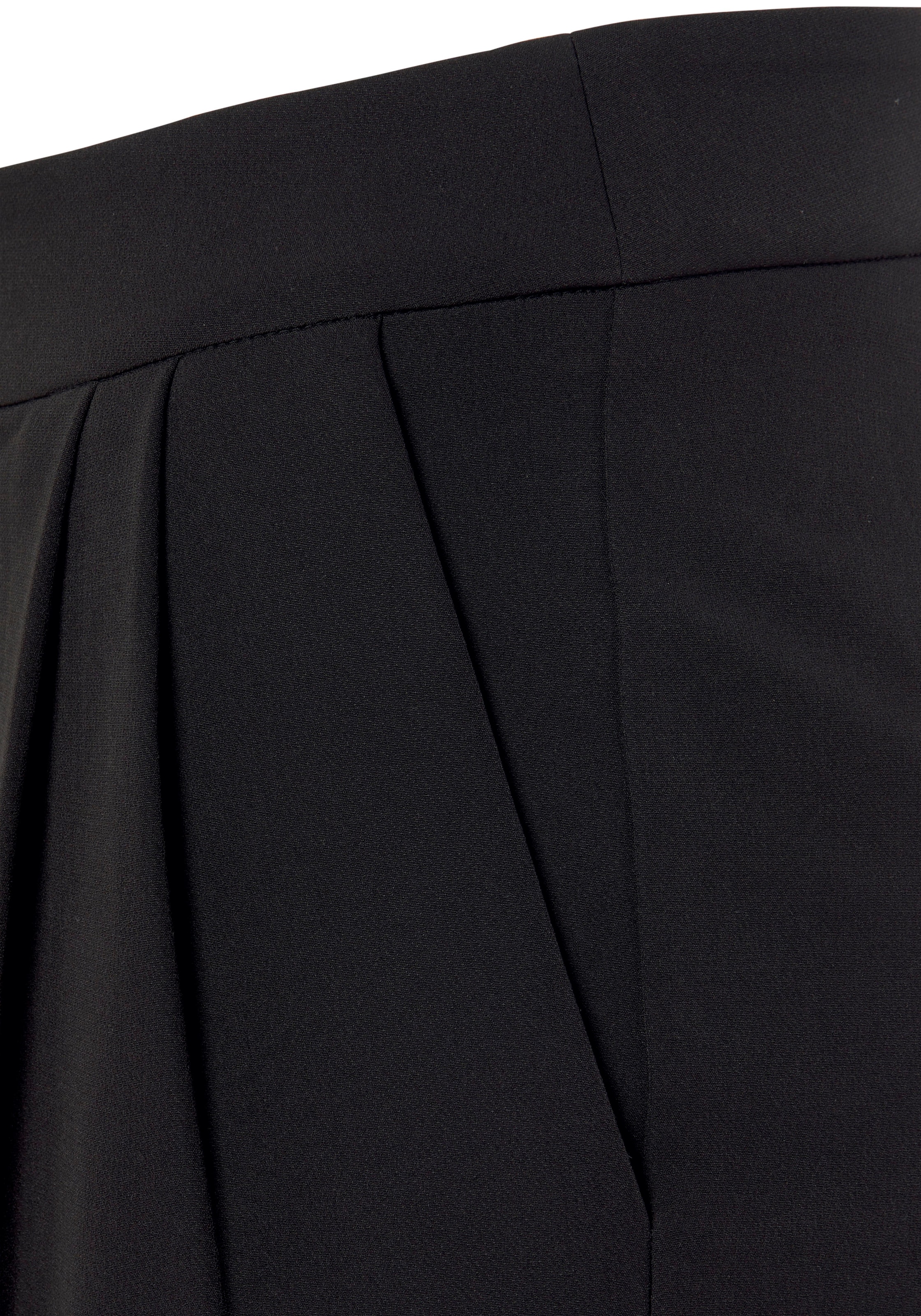 LASCANA Bügelfaltenhose, in 7/8-Länge, elegante Anzughose mit Taschen, schmale Stoffhose