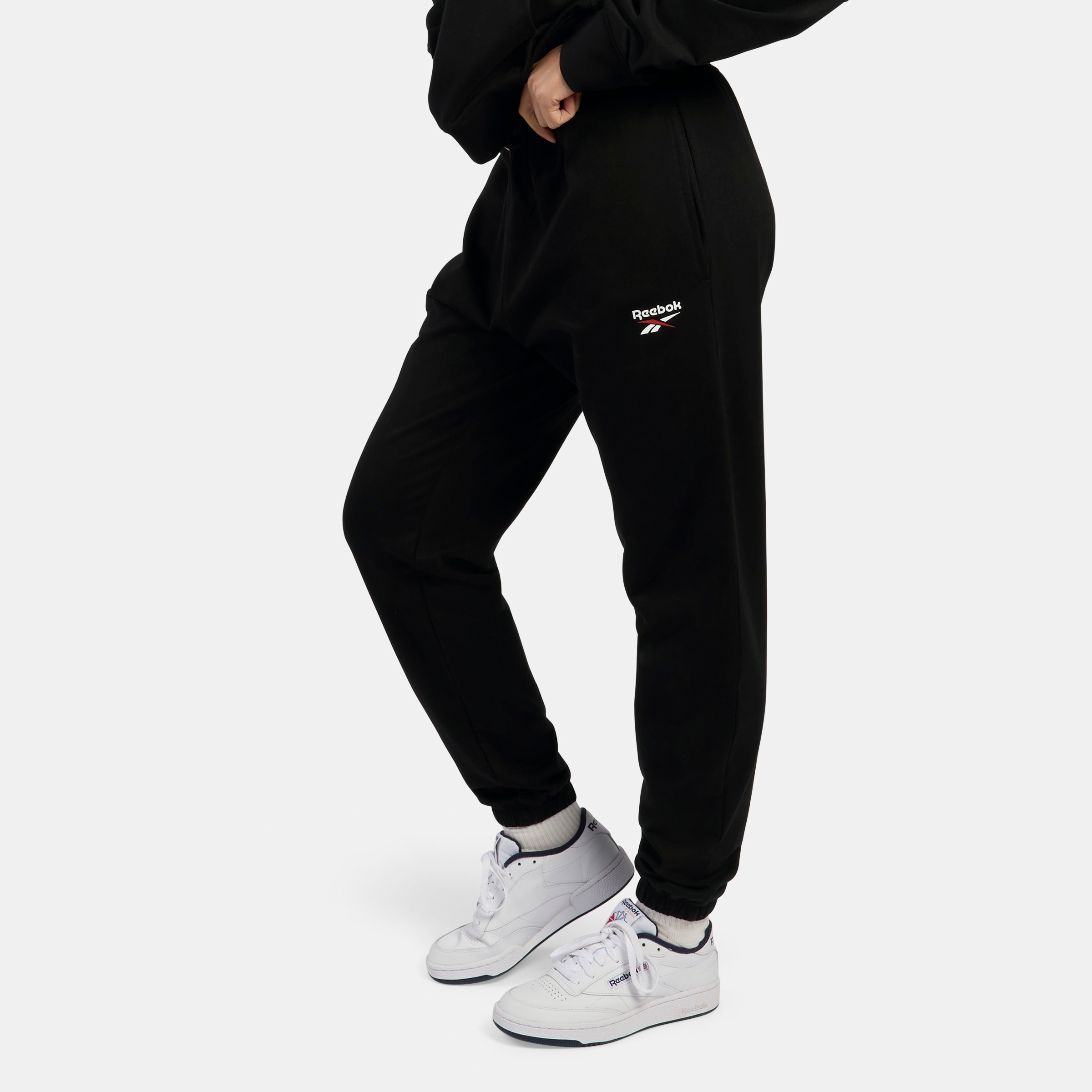 Reebok Jogginghose »ID SMALL LOGO FRENCH TERRY PANT«  mit Kordelverschluss, aus Baumwolle
