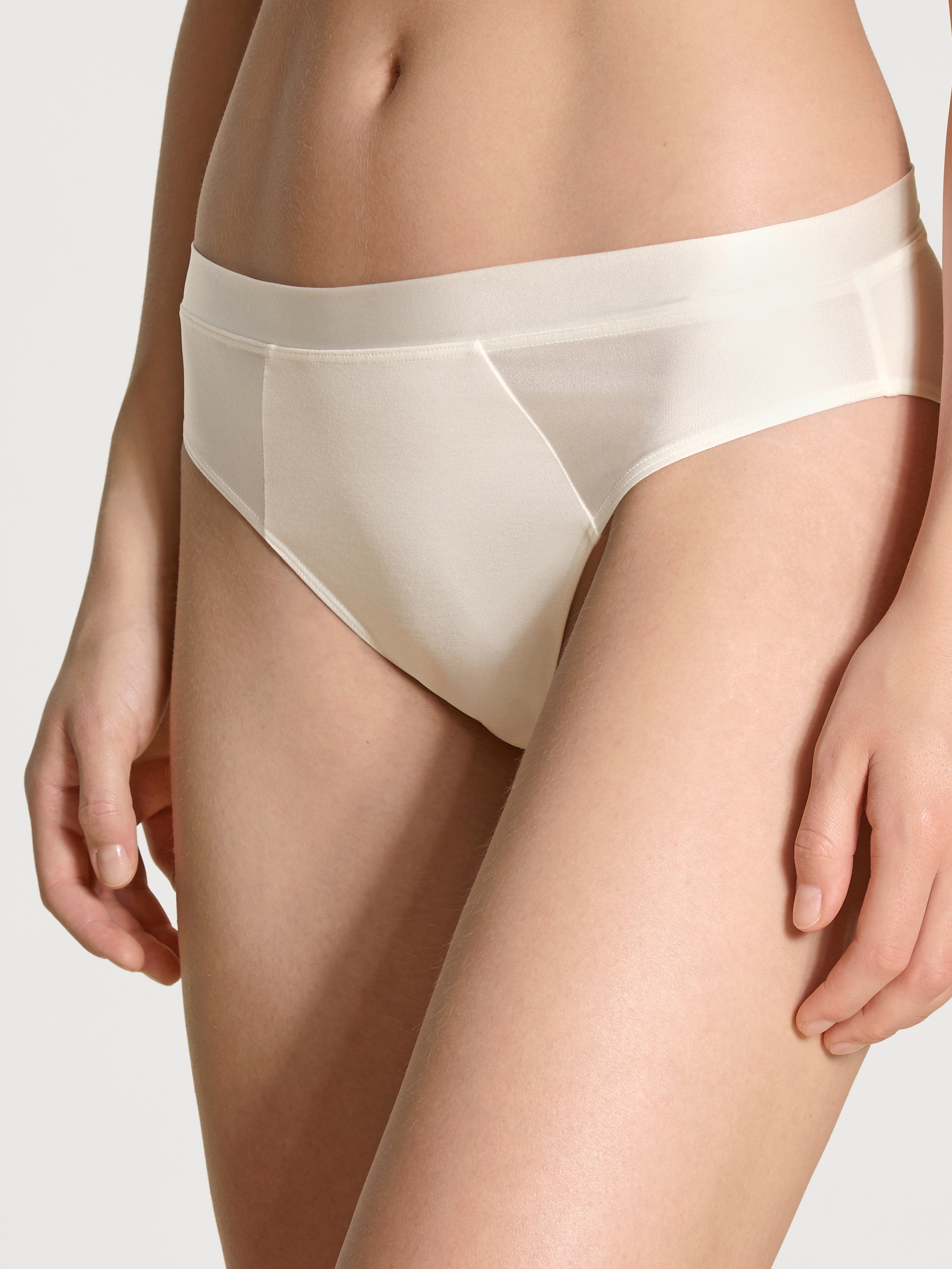 Slip »Cate«, mit schimmernder Satin-Blende