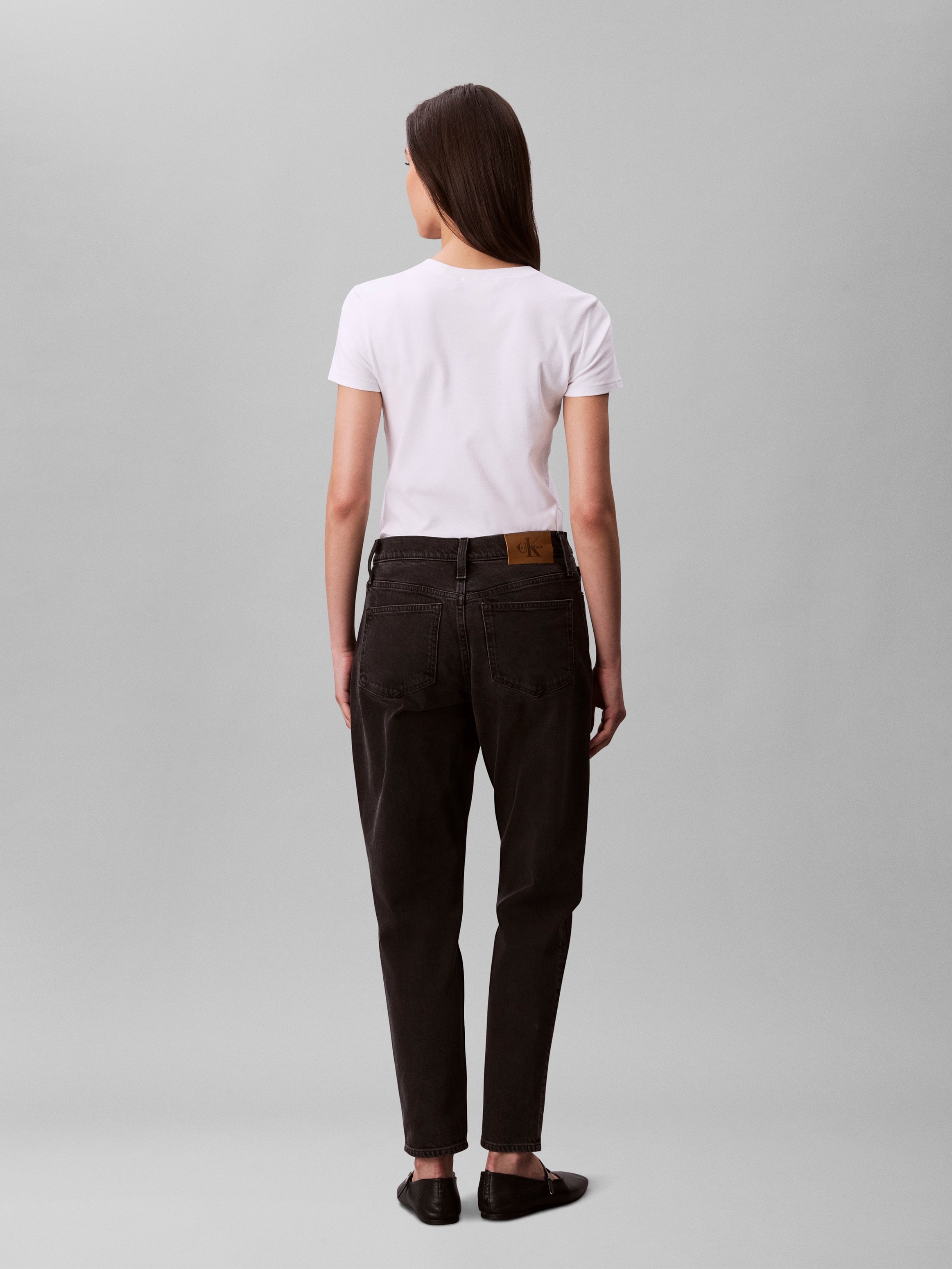 Calvin Klein Jeans Mom-Jeans »NEW MOM JEAN«, mit Markenlabel am Bund