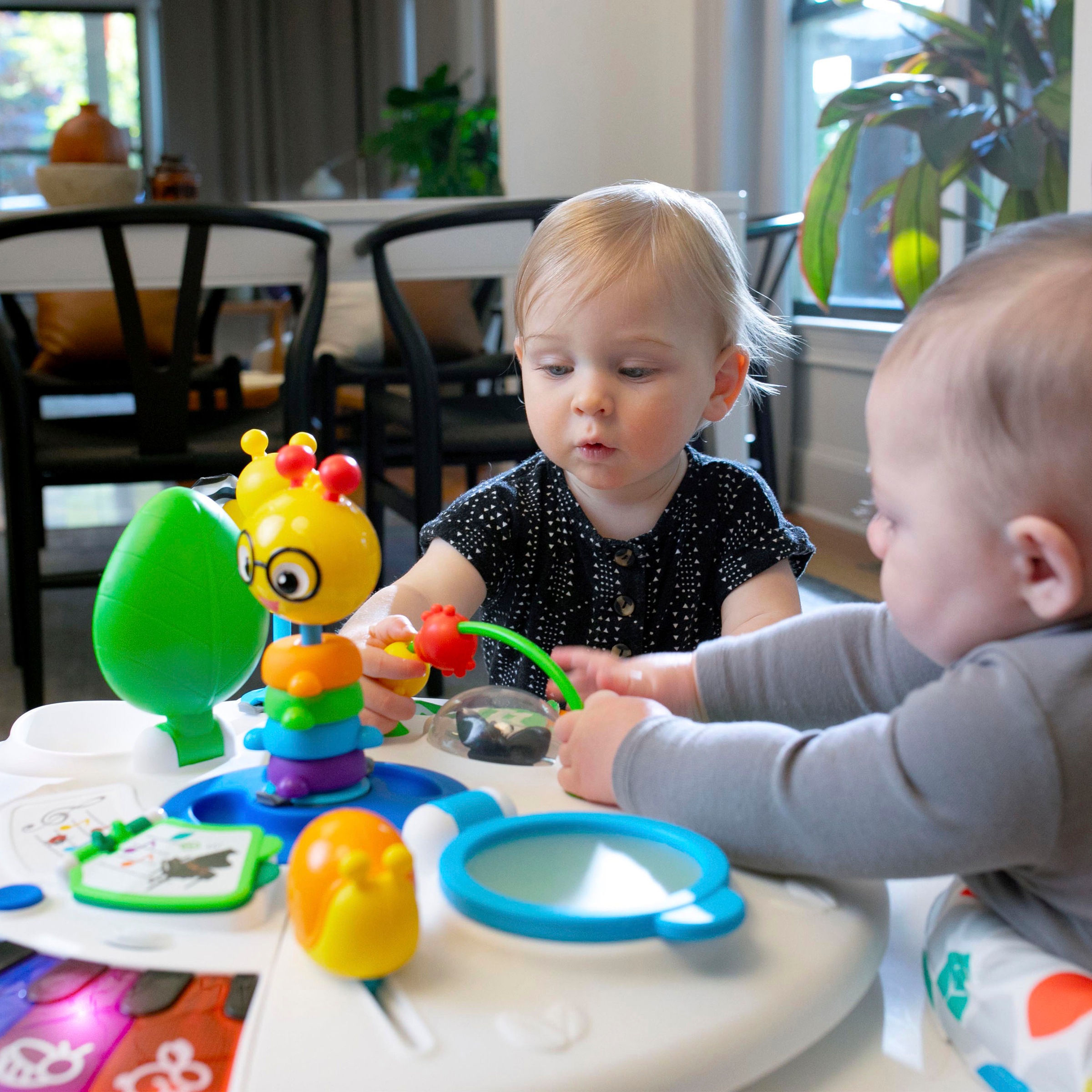 Baby Einstein Spielcenter »Around We Grow«, mit abnehmbarem Sitz; mit Sound