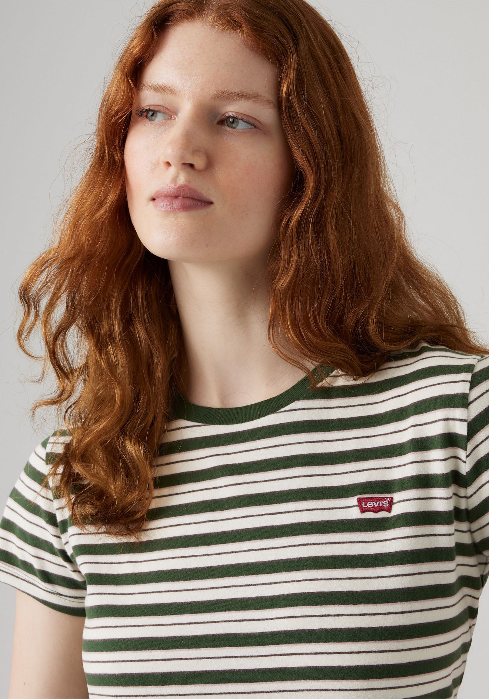 Levi's® T-Shirt »The perfect Tee«, mit kleiner Logo-Stickerei
