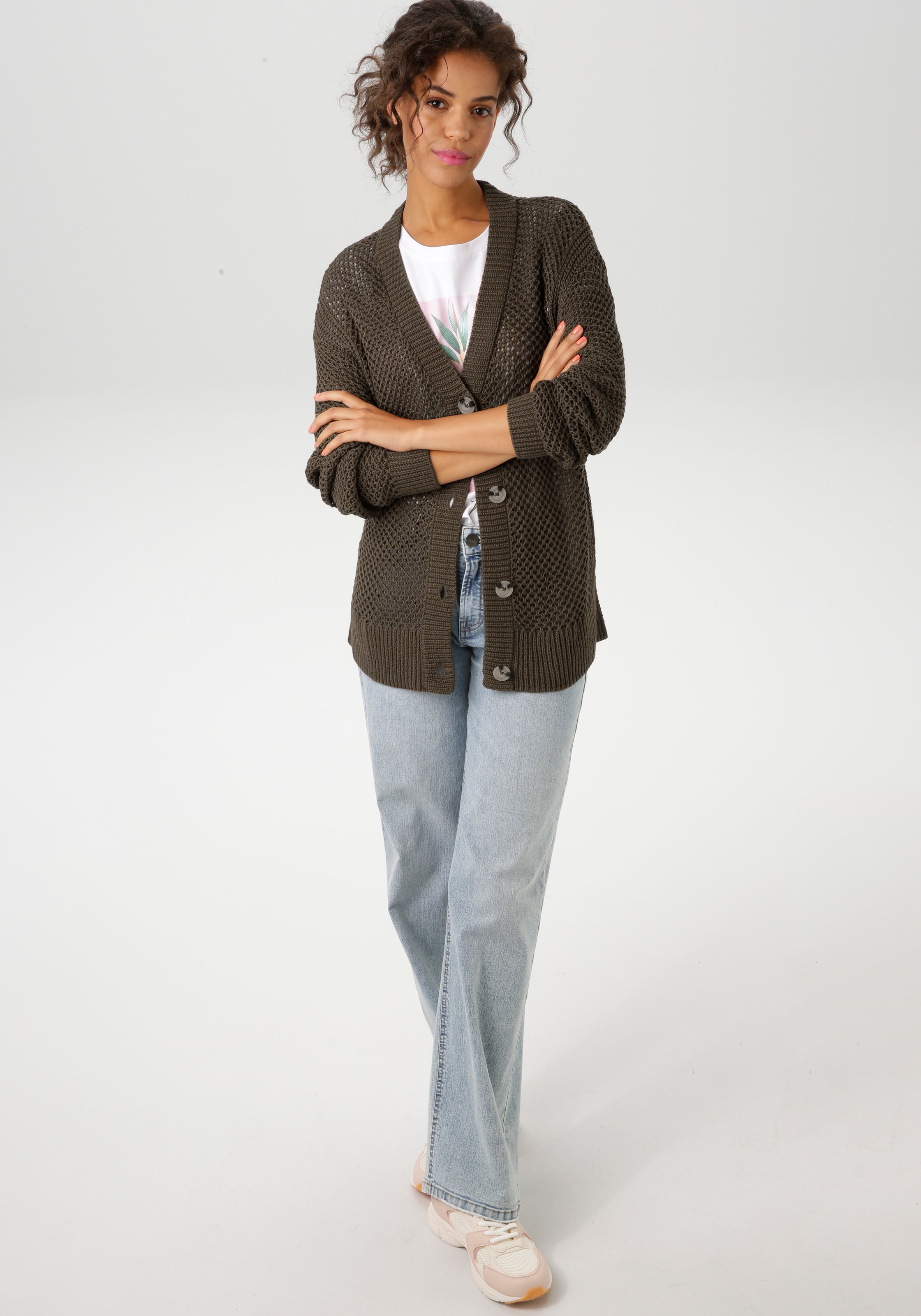 Aniston CASUAL Strickjacke, mit trendigem Lochstrick-Muster