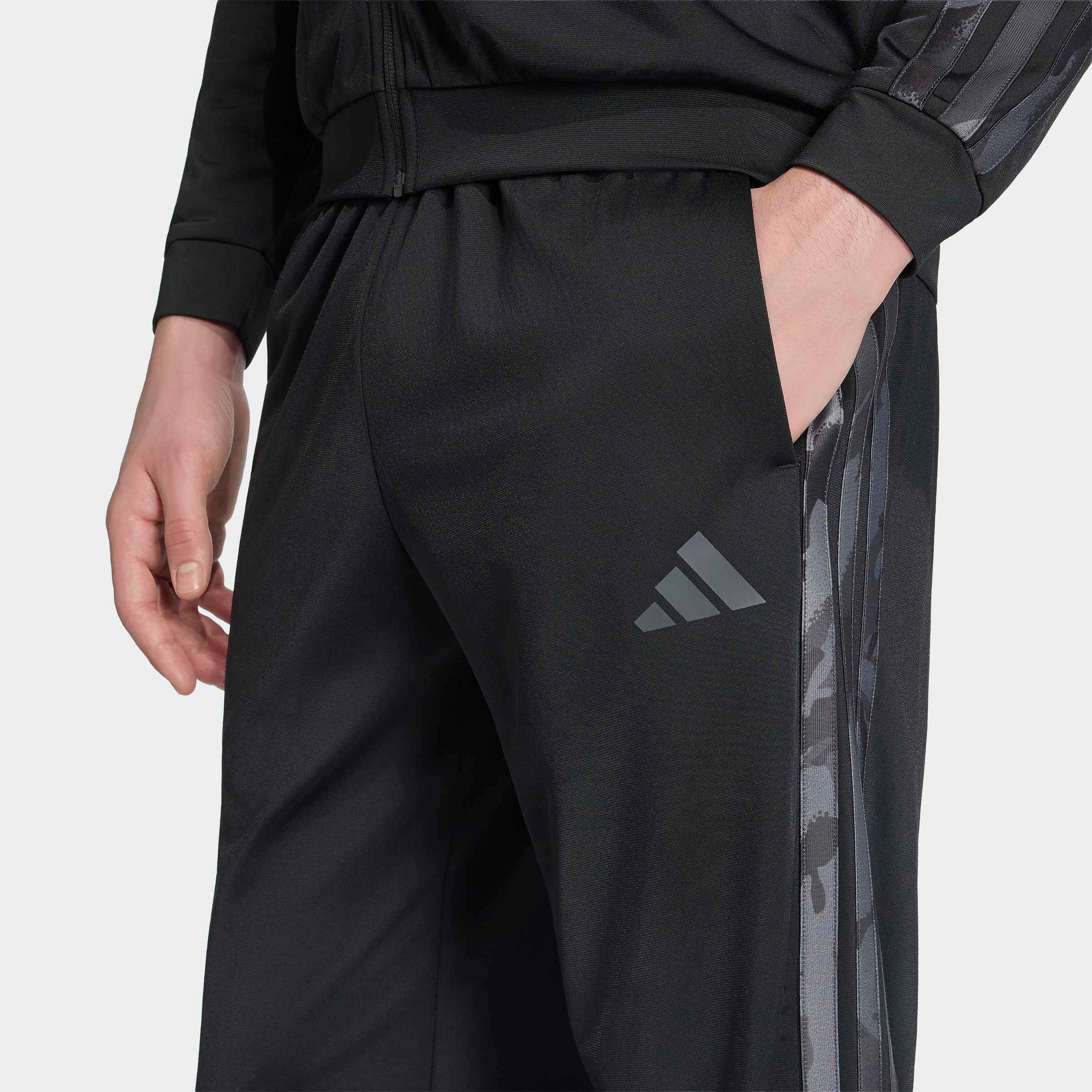 adidas Sportswear Sporthose »3-STREIFEN CAMOUFLAGE, REGULÄR GESCHNITTEN«