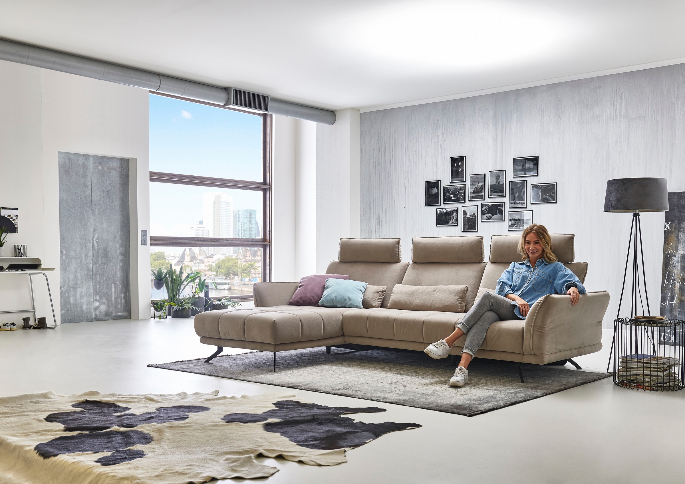 Die PlanBar Ecksofa »MP-IN20041 L-Form«, optional Sitztiefenverstellung und Kopfstützen
