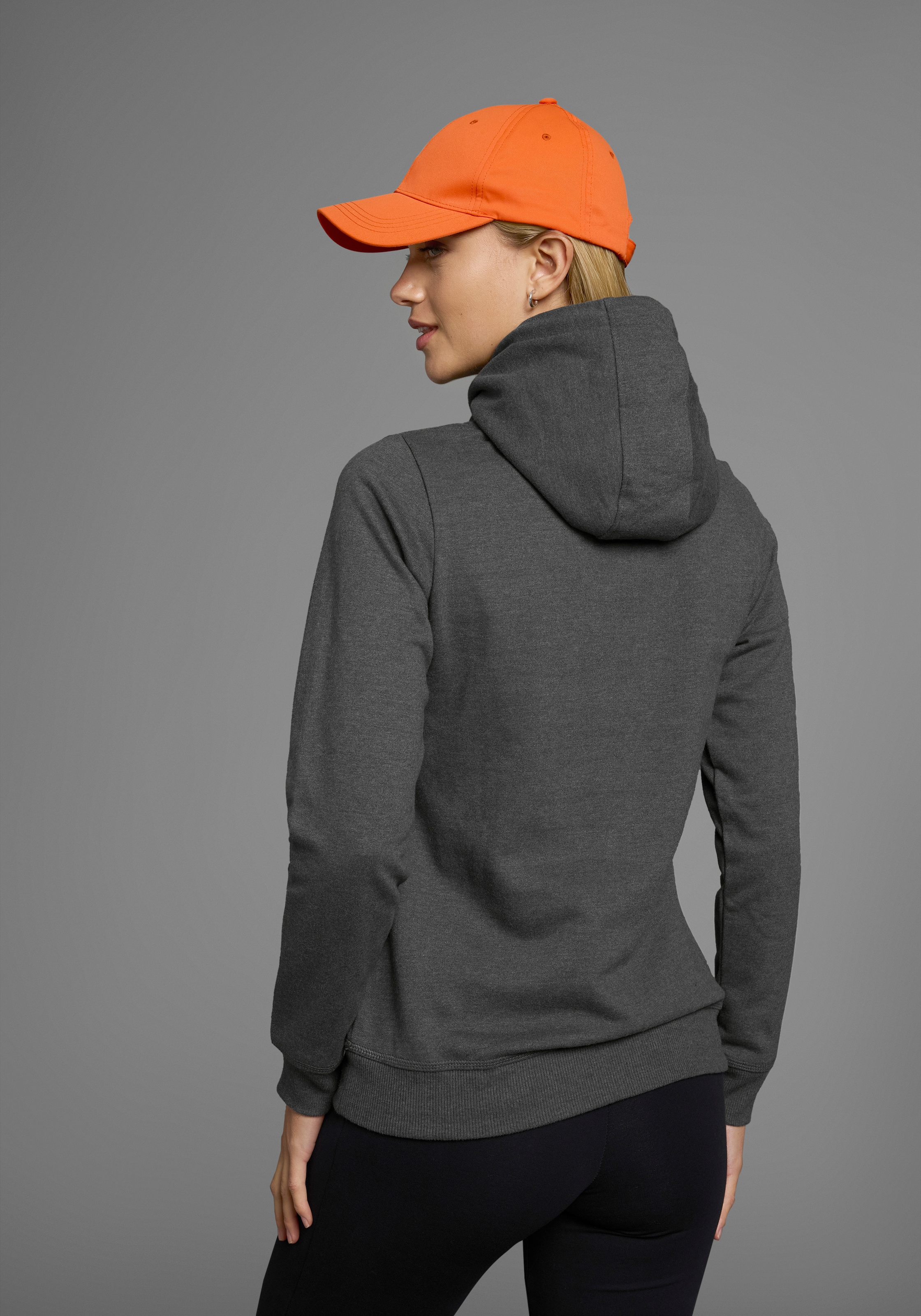 Ocean Sportswear Kapuzensweatshirt »Essentials Sweatshirt«, Langarm, figurbetonter Schnitt, unifarben