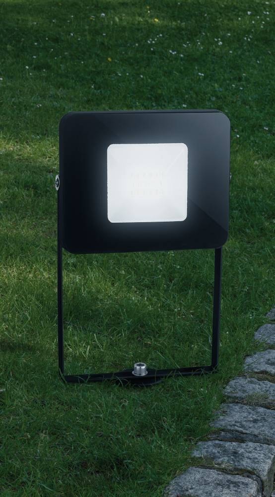 EGLO LED Gartenstrahler »FAEDO 4 Außenstrahler, schwarz, inkl. Erdspieß, IP65, Außenbeleuchtung«, 1 flammig, Leuchtmittel LED-Board | LED fest integriert, Außenlampe, Fluter, Garten, Terasse, Alu, verstellbar, 31x11,5x3,5cm