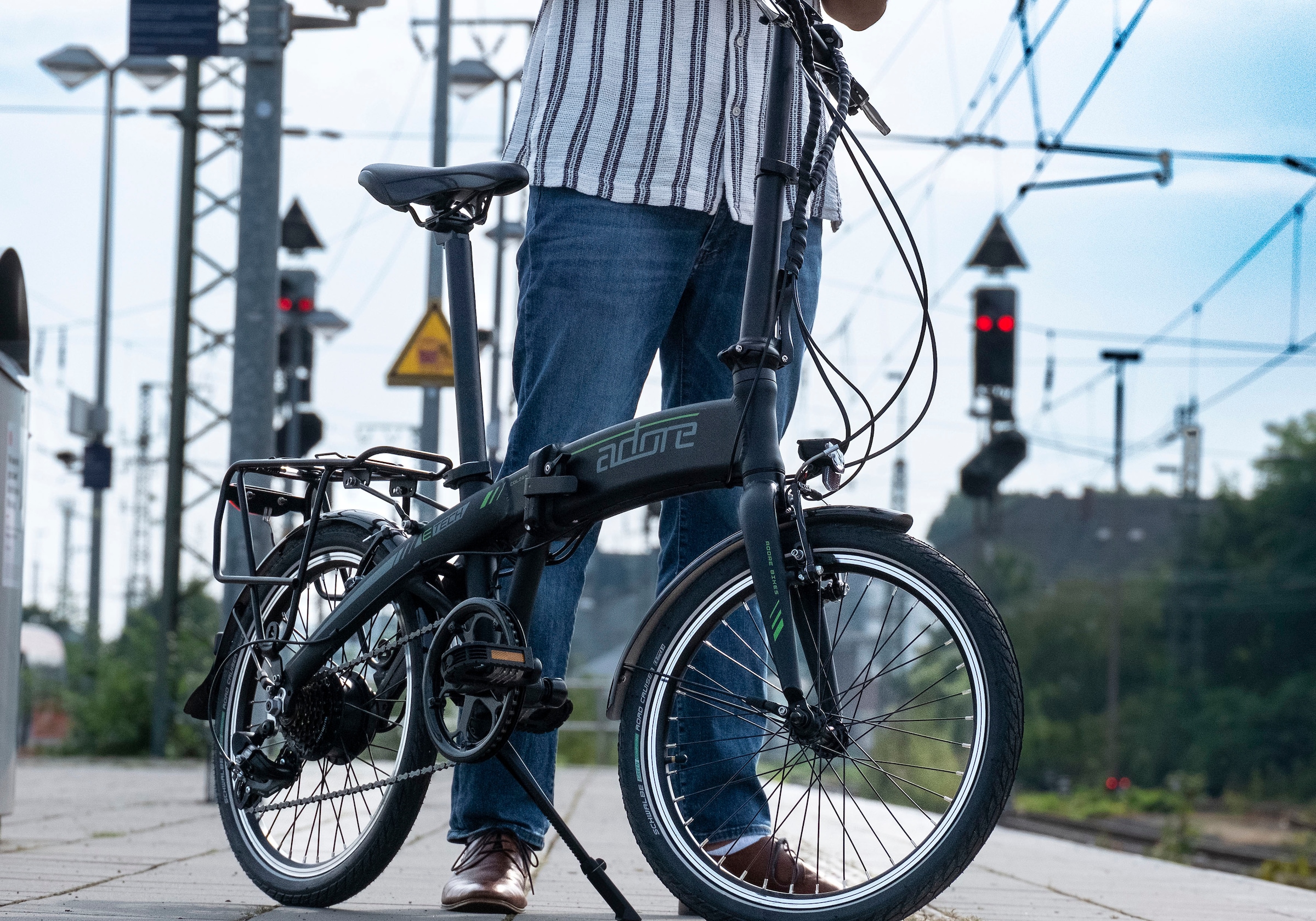 Adore E-Bike »Cologne«, 6 Gang, Shimano, Tourney, Heckmotor 250 W, Pedelec, Elektrofahrrad für Damen u. Herren, Klapprad