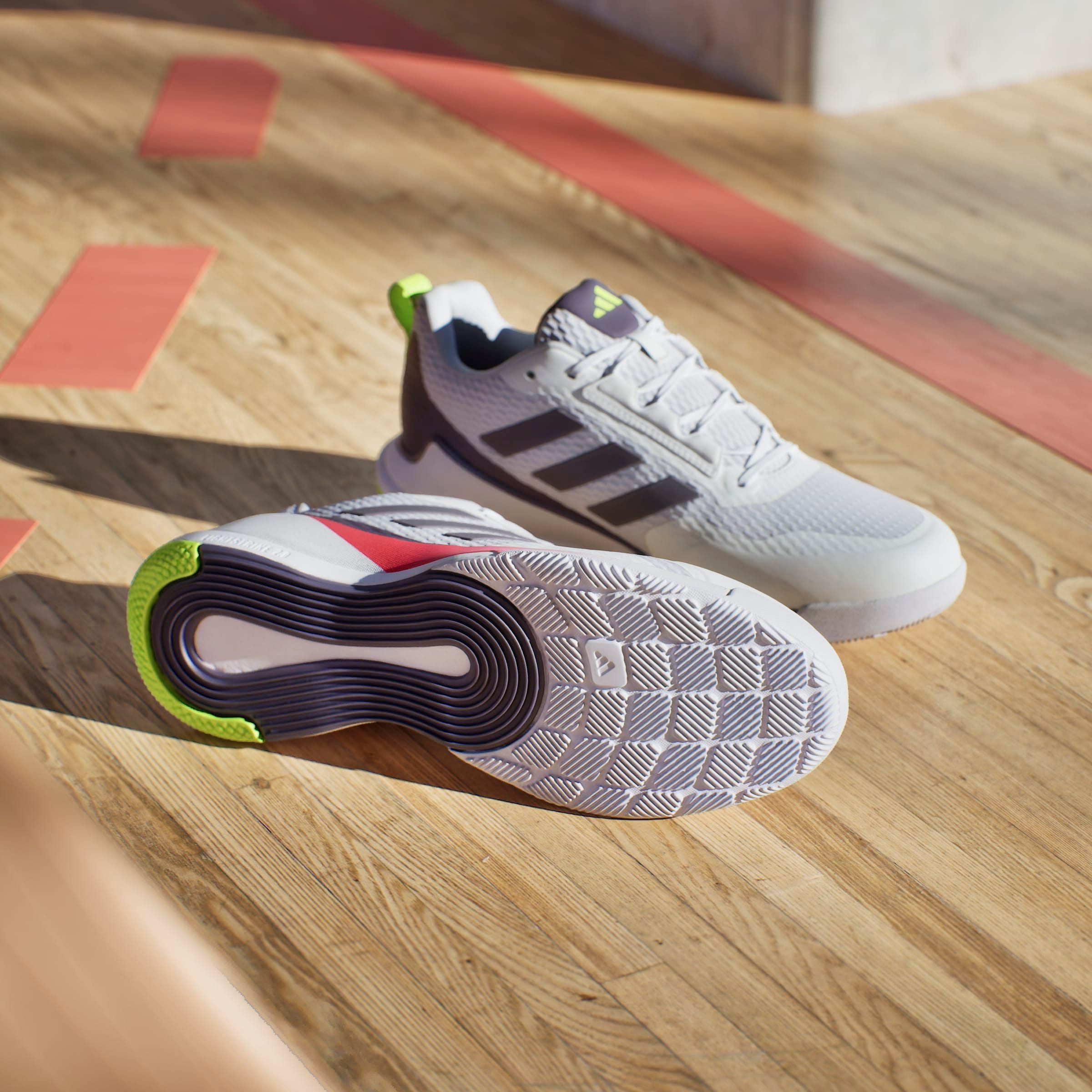 adidas Performance Hallenschuh »NOVAFLIGHT 2 INDOOR«, besonders geeignet für Handball und Volleyball