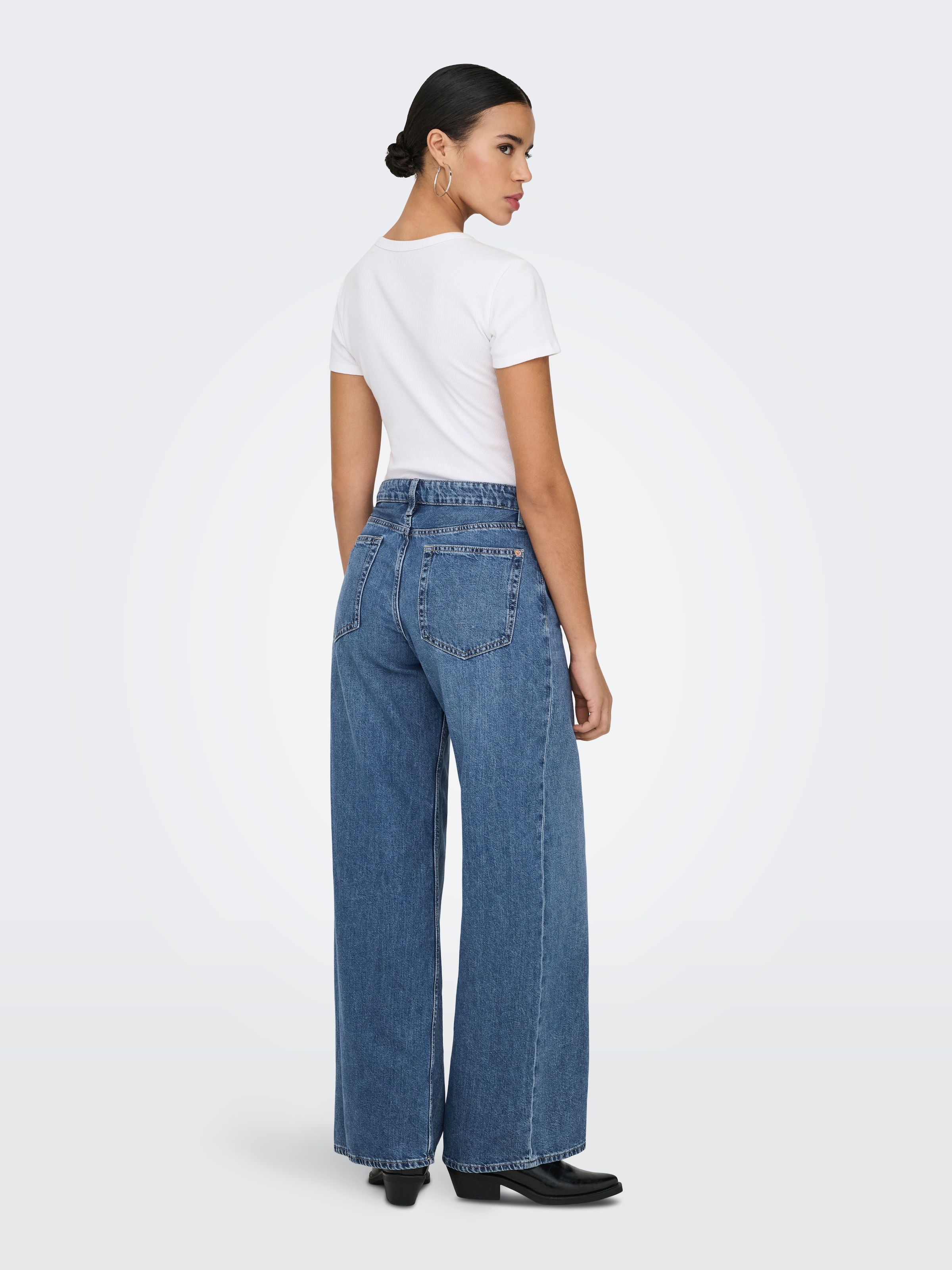 ONLY High-waist-Jeans »ONLSILKY SOFT HW WIDE DNM PIM233 NOOS« mittlere Waschung, hohe Leibhöhe, weite Beinform
