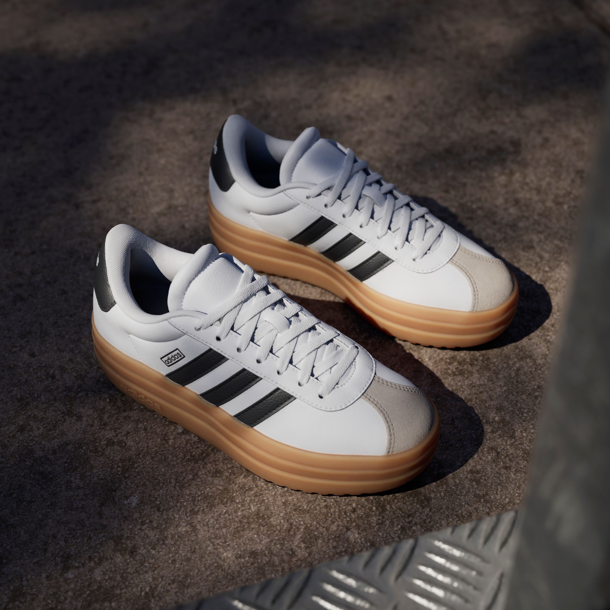 adidas Sportswear Sneaker »VL COURT BOLD LIFESTYLE KIDS«  Design auf den Spuren des adidas Gazelle Bold