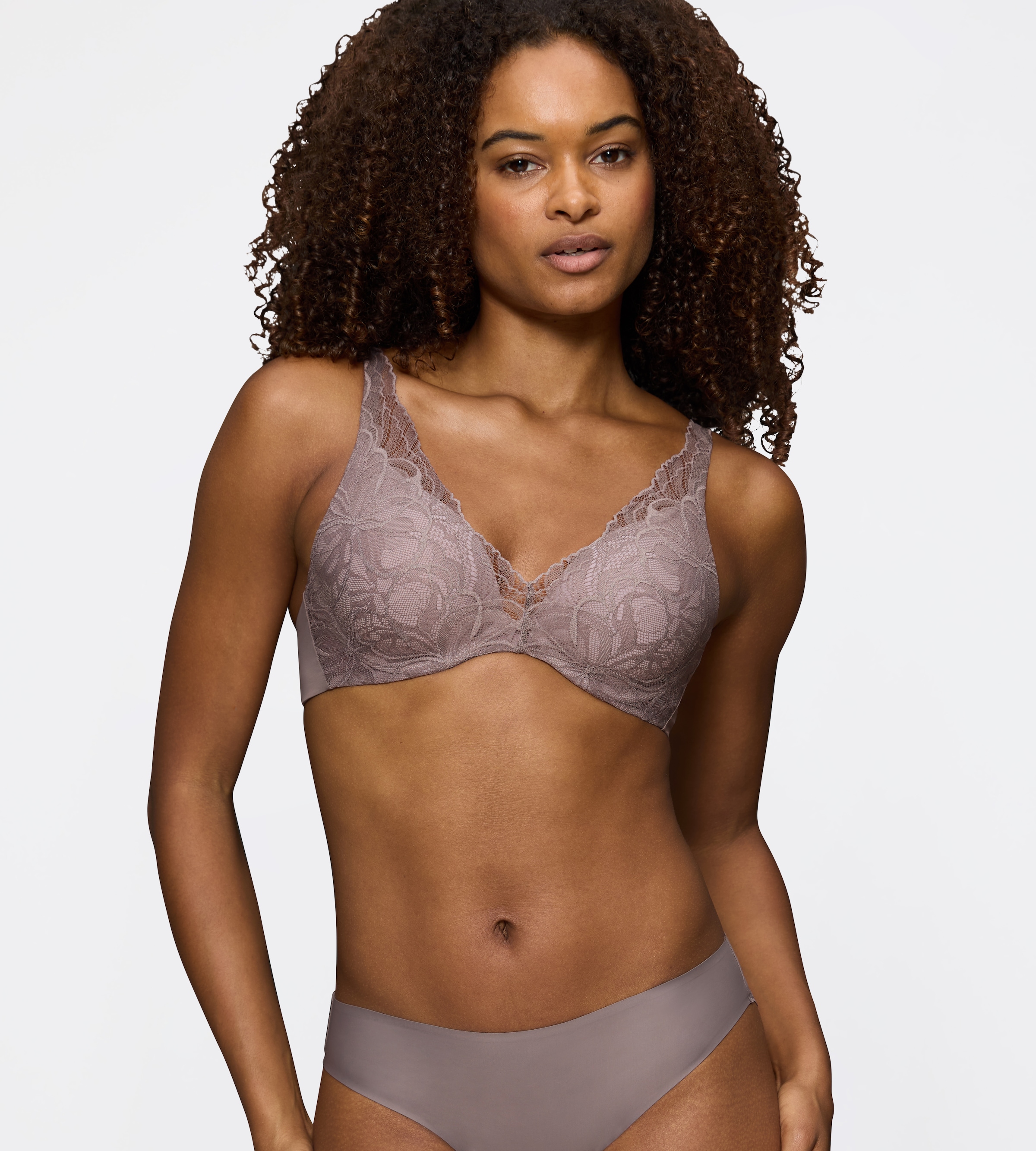 Triumph Bügel-BH »Body Make-Up Illusion Lace« mit Stretch-Spitze und Lifting-Effekt