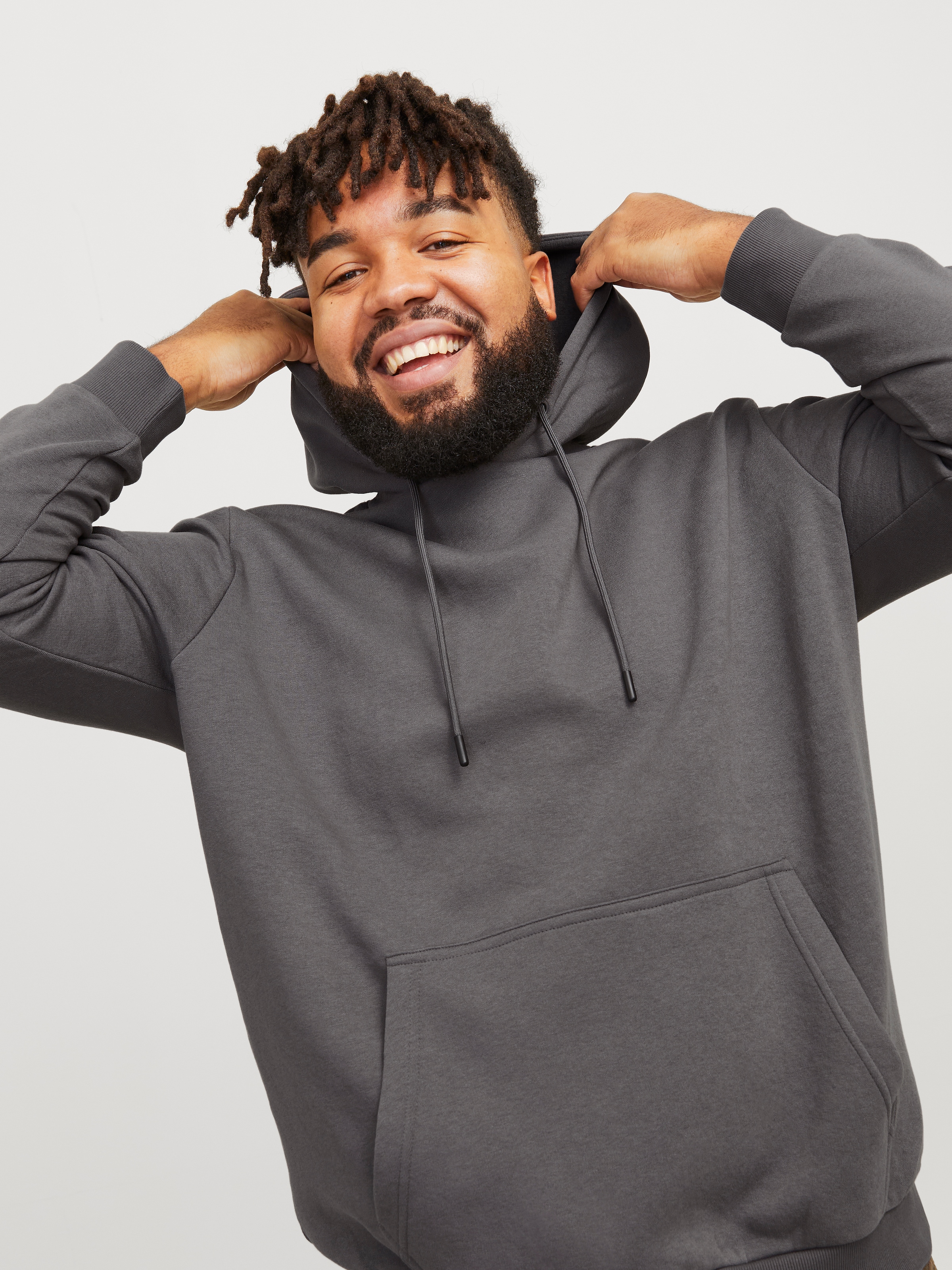 Jack & Jones PlusSize Kapuzensweatshirt »JJEBRADLEY SWEAT HOOD NOOS PLS«, mit Rippbündchen