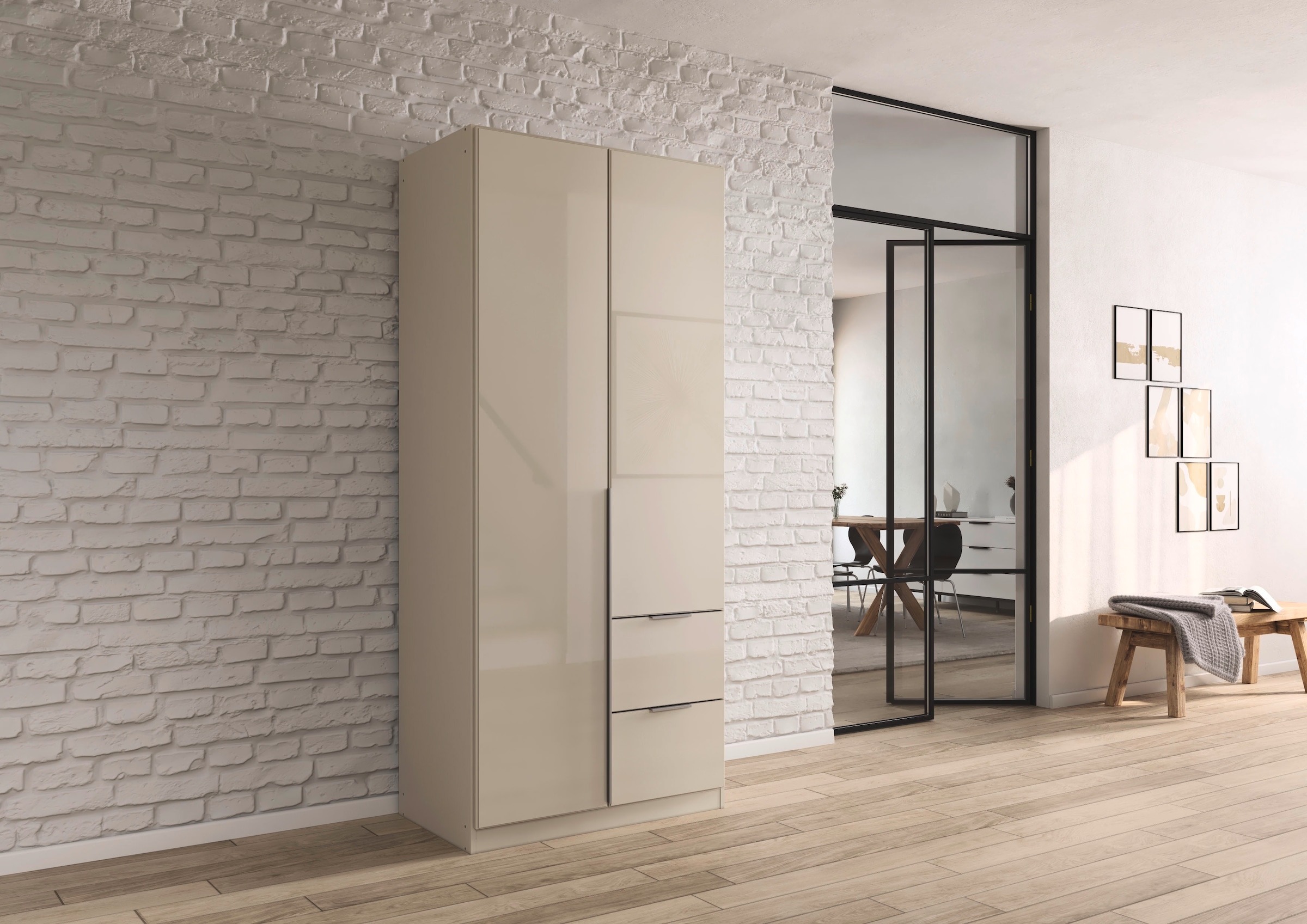 rauch Drehtürenschrank »Kleiderschrank Kleiderschränke Schrank Garderobe AGORDO mit Glasfront« in zwei Griff-Farben, Breiten 91-360 cm,  mit Außenschubkästen, in 7 Breiten und 2 Höhen MADE IN GERMANY