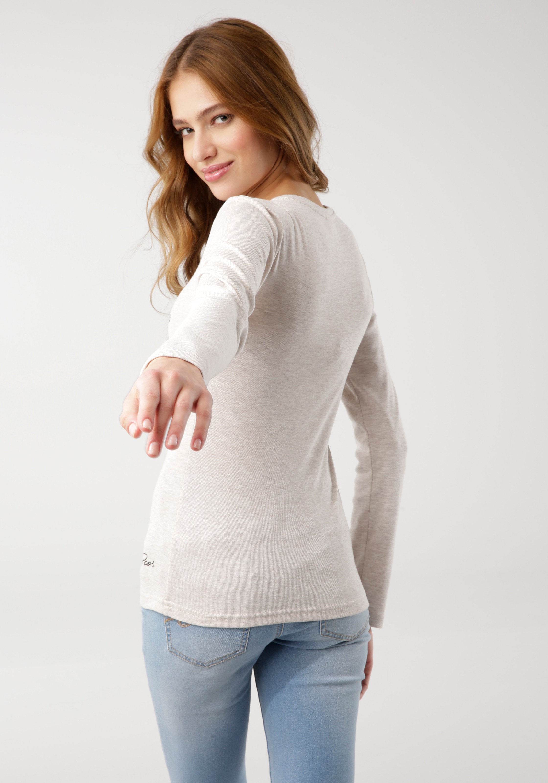 KangaROOS Langarmshirt »Bambi & Klopfer«, Langarm, sehr figurbetont, unifarben, Rundhalsausschnitt