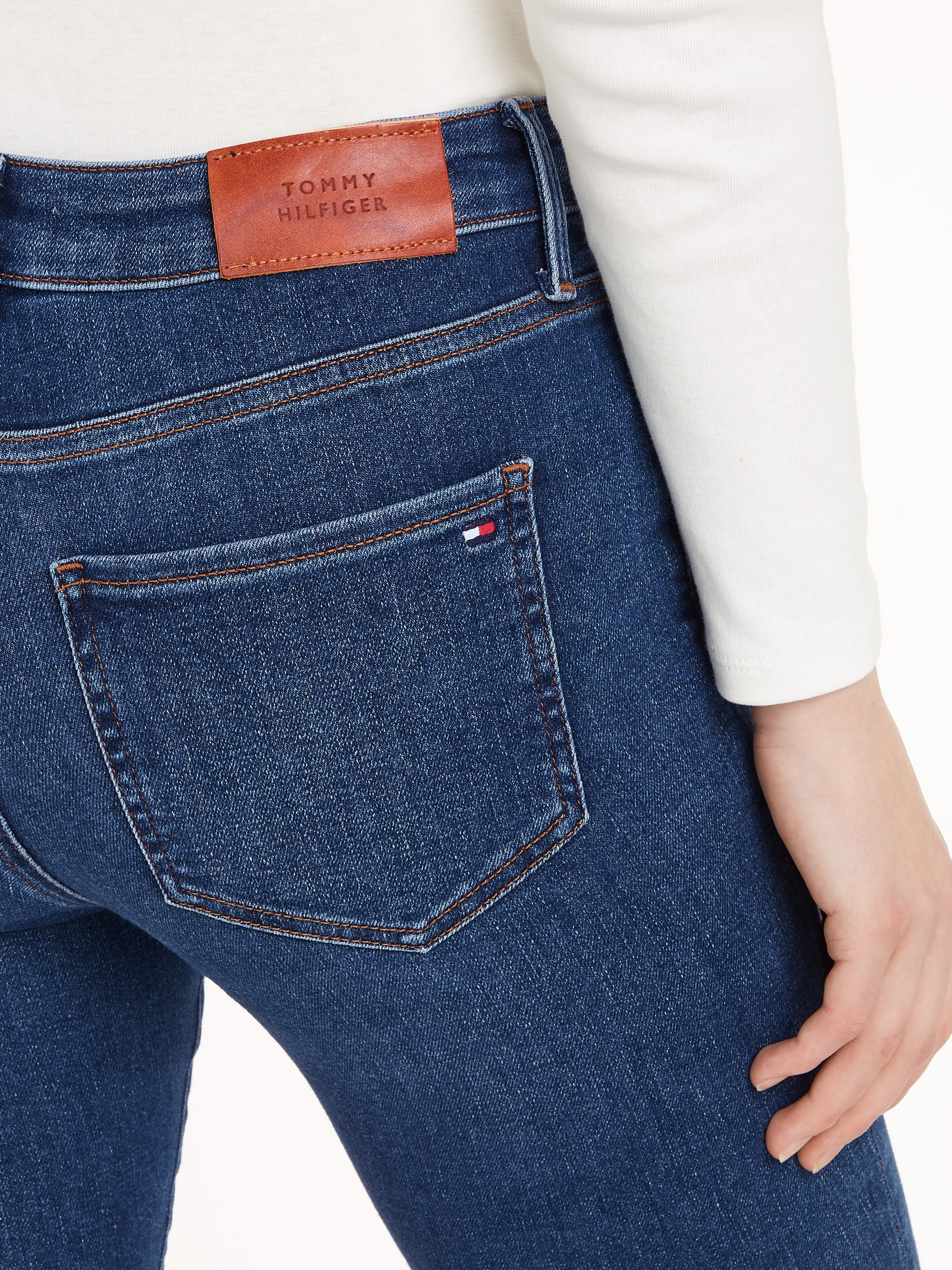Tommy Hilfiger Skinny-fit-Jeans »HARLEM U SKINNY HW CAL«, mit Tommy Hilfiger Logo-Badge
