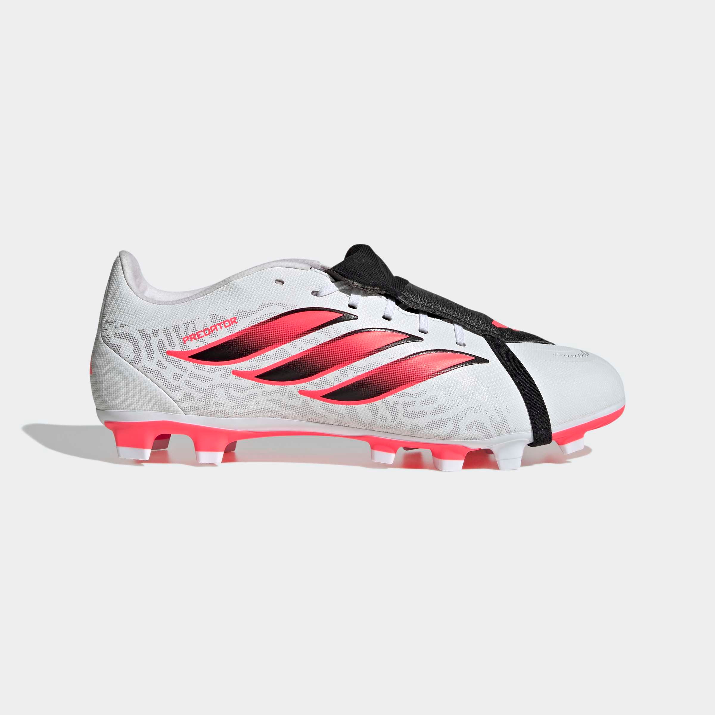 adidas Performance Fußballschuh »PREDATOR CLUB , UMSCHLAGBARE ZUNGE, FESTE / GEMISCHTE BÖDEN«  für viele verschiedene Böden geeignet