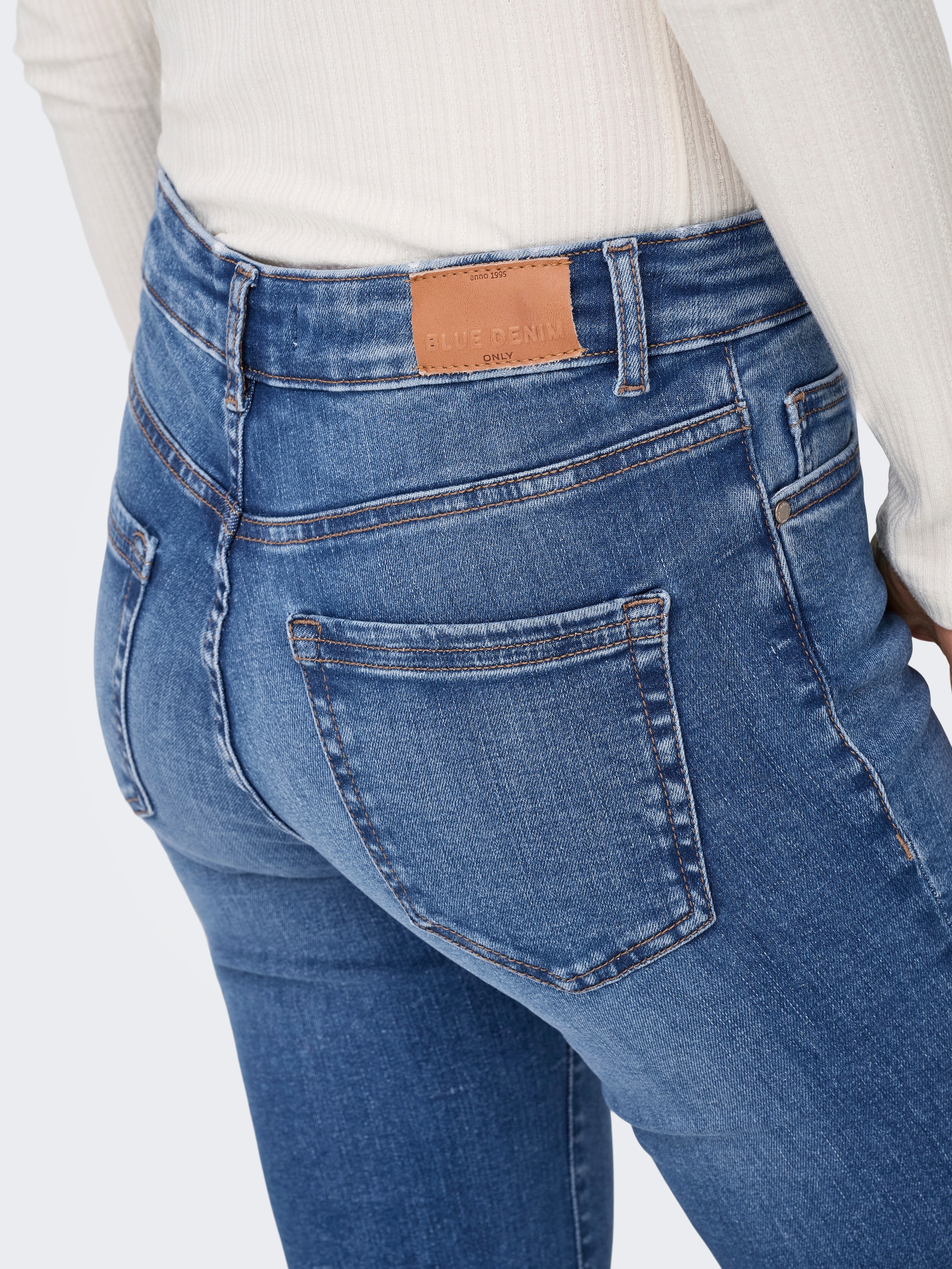 ONLY Bootcut-Jeans »ONLBLUSH MID RETROFLARED DNM DIA550 NOOS«