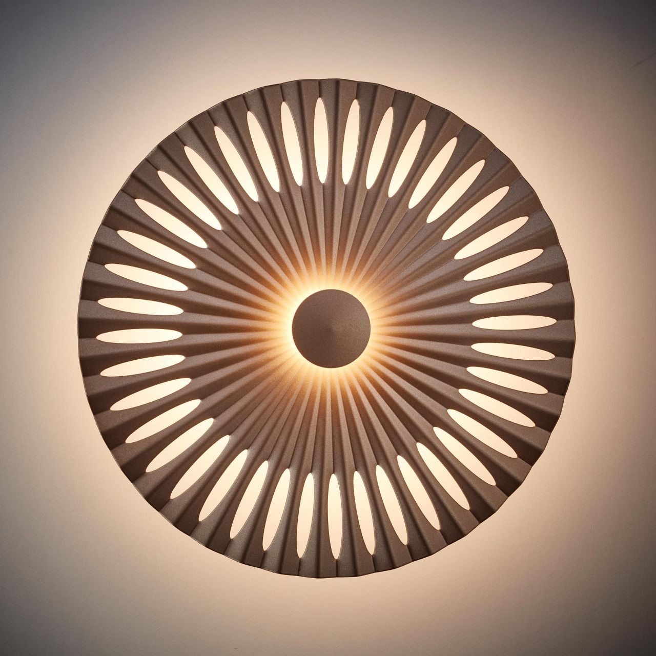 Brilliant LED Wandleuchte »Phinx«, 1 Ø Jahren dekorativer online 3 XXL Aluminium, braun | kaufen Garantie 1300 lm, cm, 32 flammig-flammig, warmweiß, Lichteffekt, mit