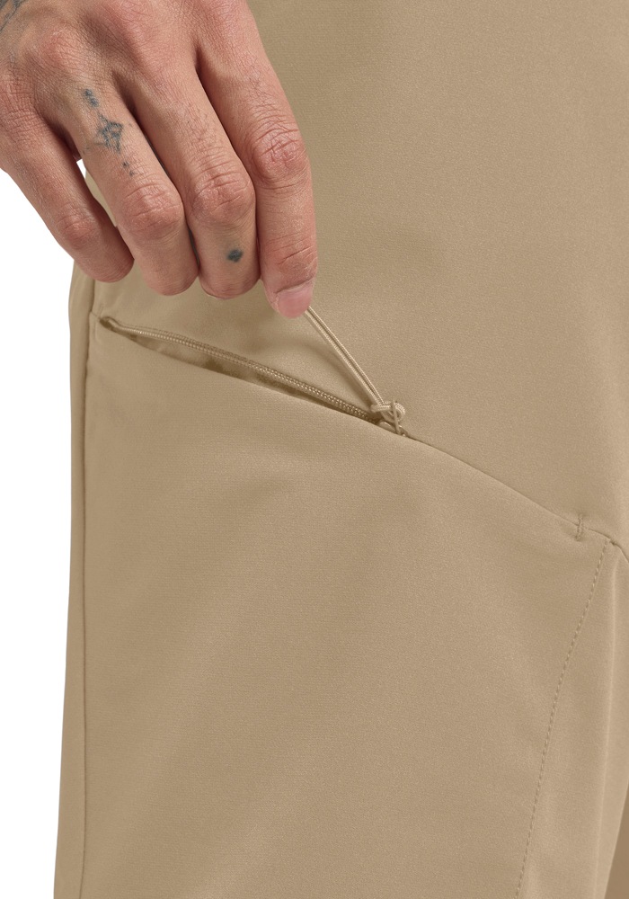 Jack Wolfskin Shorts »PICO TRAIL SHORTS W«  mit zwei Hüfttaschen, winddicht, atmungsaktiv, längerer Bermudaschnitt