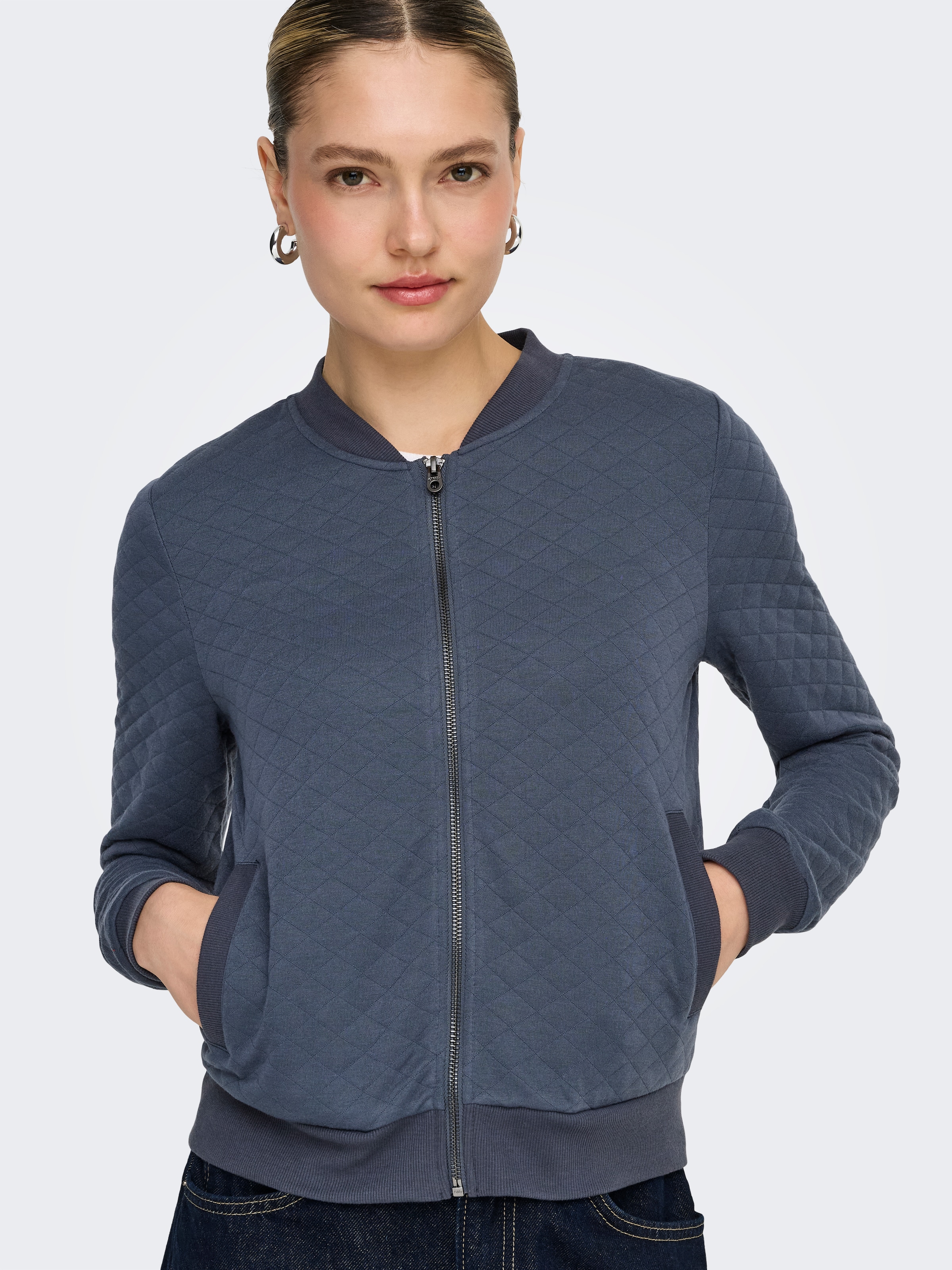 ONLY Sweatjacke »ONLJOYCE L/S BOMBER SWT NOOS« Polyester, regular fit