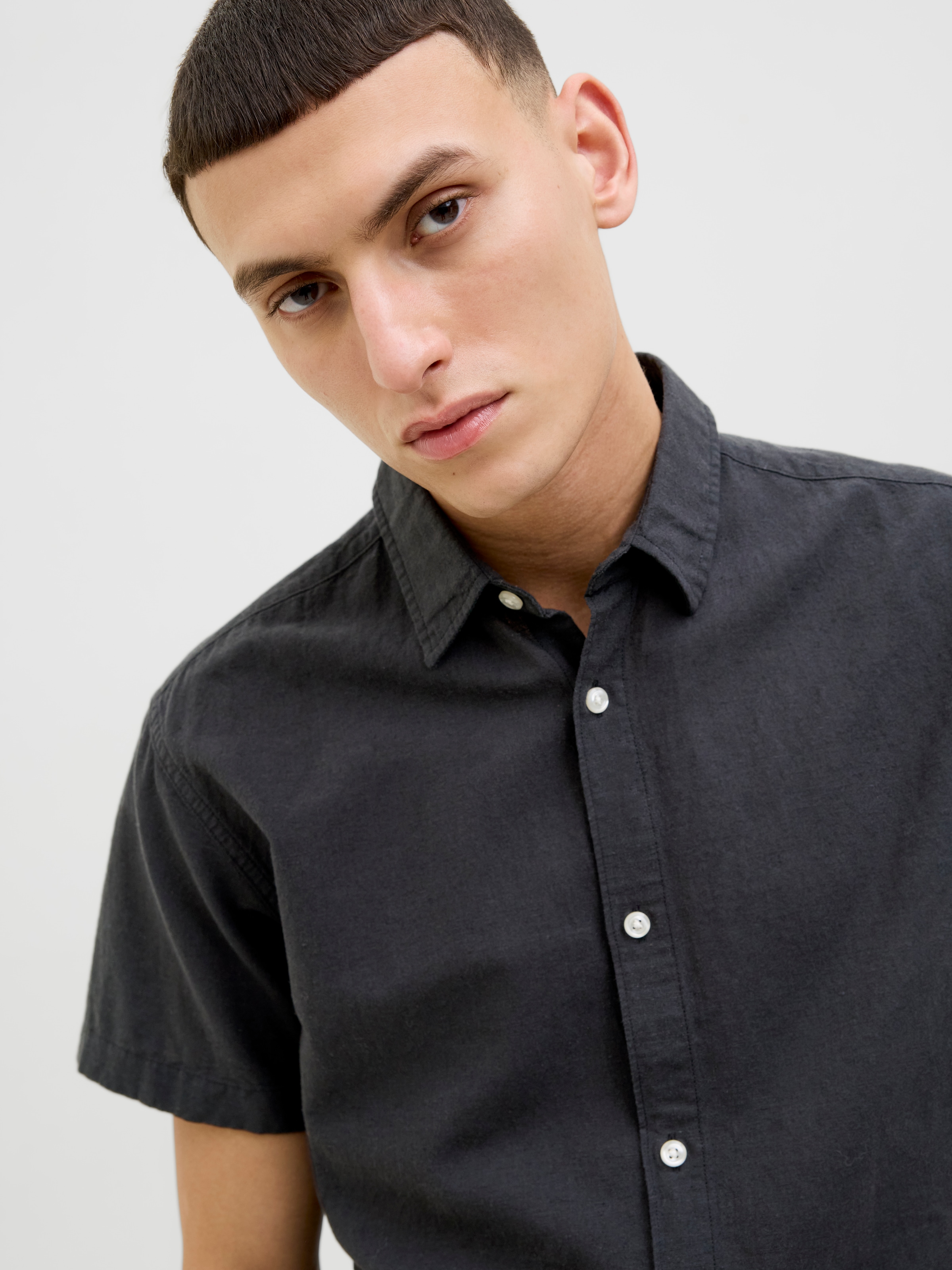 Jack & Jones Kurzarmhemd »JJEBREEZE SHIRT SS SN«, mit Hemdkragen