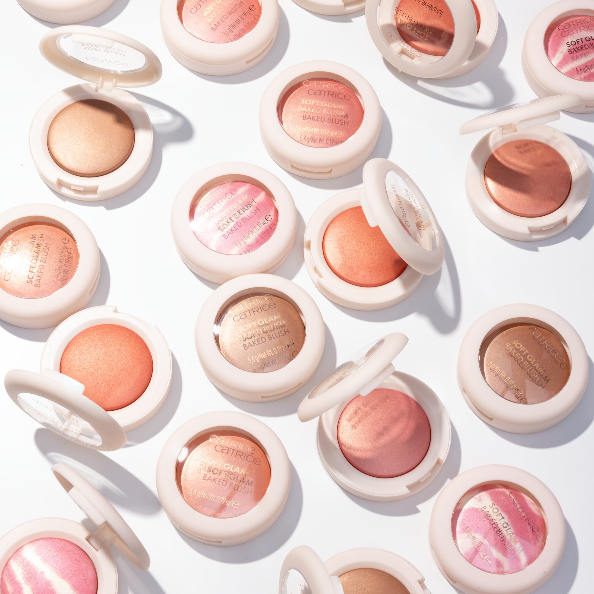 Catrice Rouge »Soft Glam Baked Blush« Lichtreflektierende Perlen für eine strahlende Ausstrahlung