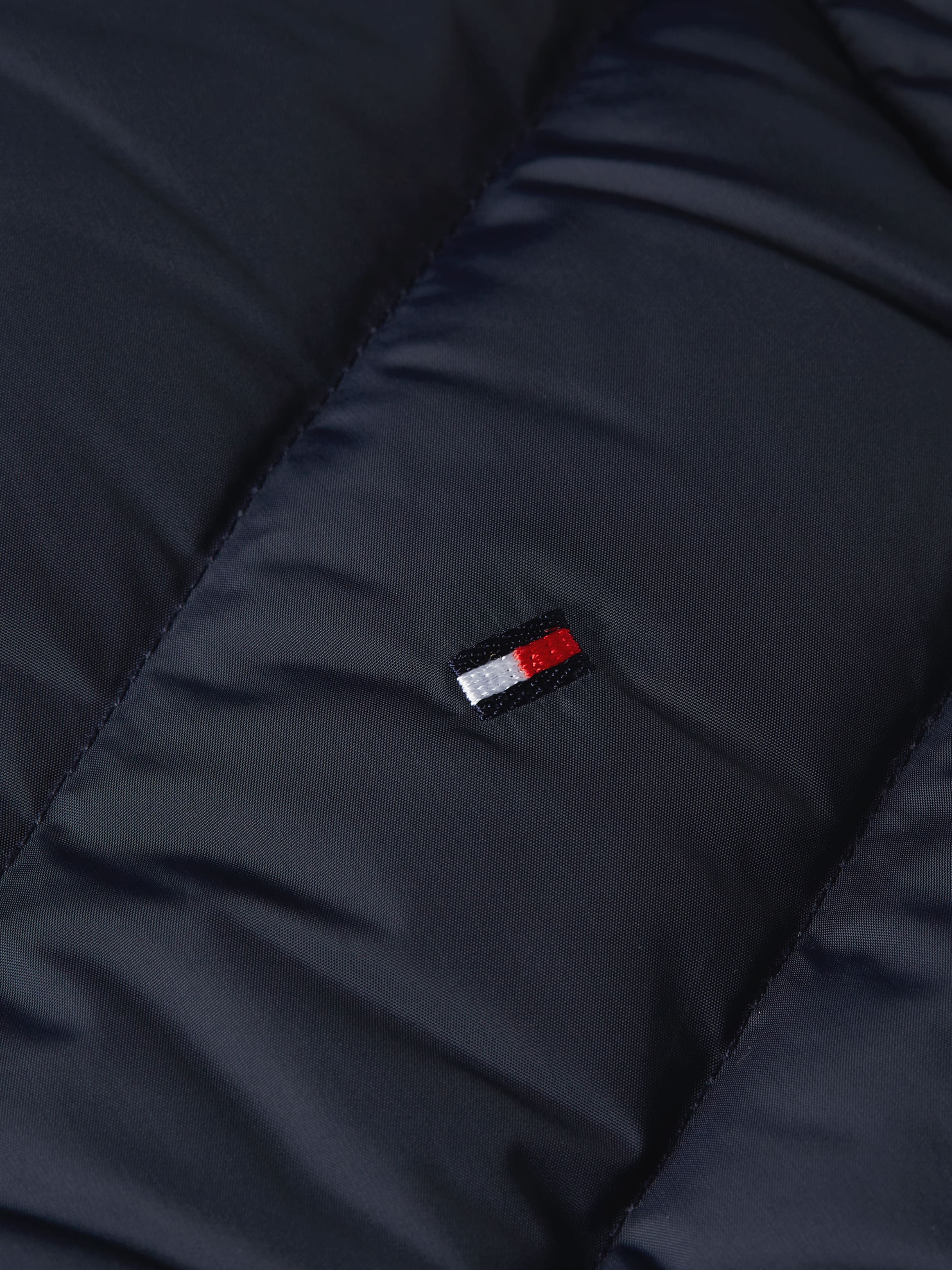 Tommy Hilfiger Steppweste »CHEVRON MW PADDED VEST«, mit mittelstarker Wattierung und Tommy Hilfiger Markenlabel