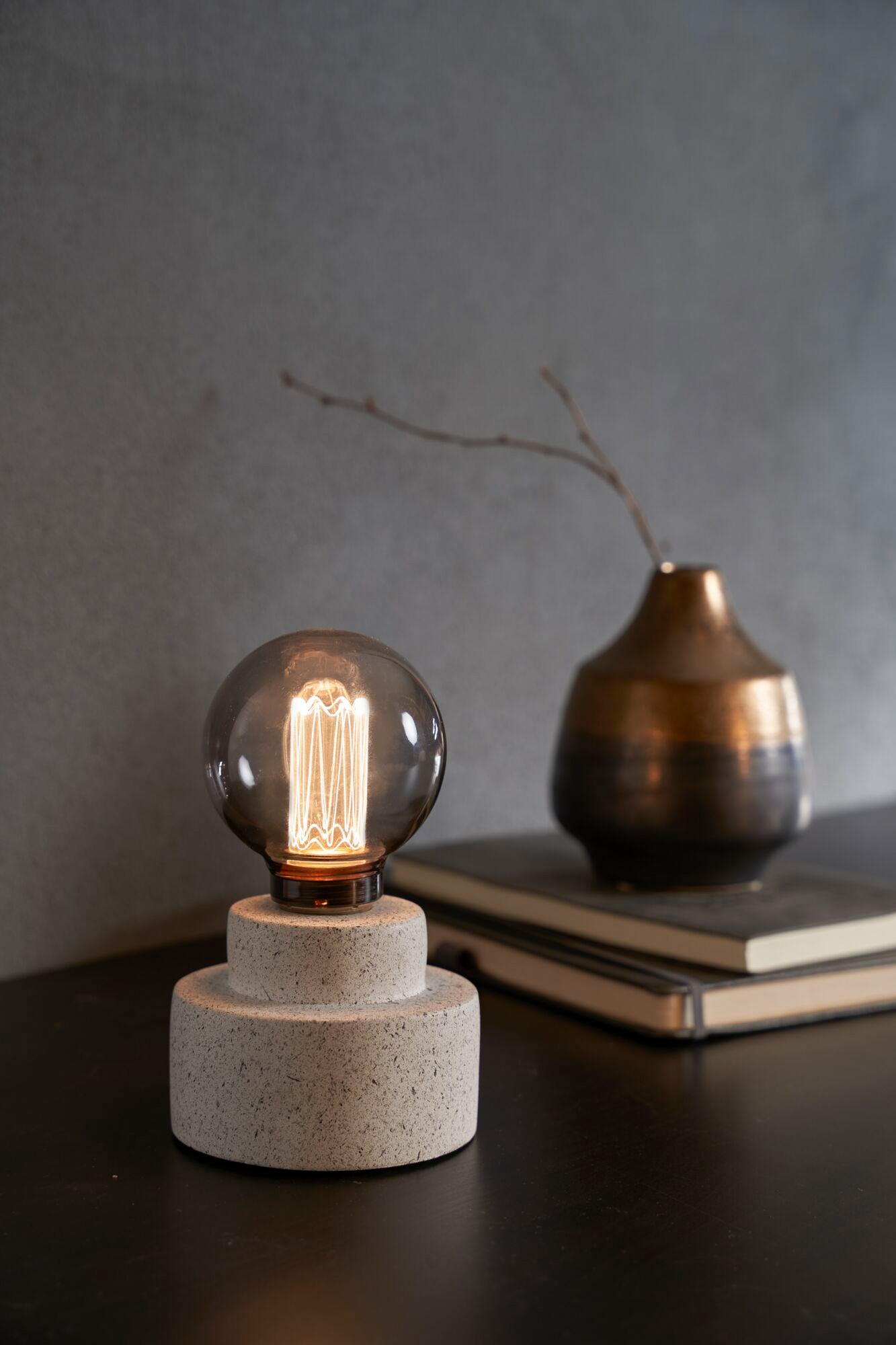 Pauleen Tischleuchte »Noble Flare«, 1 flammig, Leuchtmittel E27 | Leuchtmittel wechselbar, E27, inkl. Leuchtmittel, batterbiebetrieben, Timerfunktion