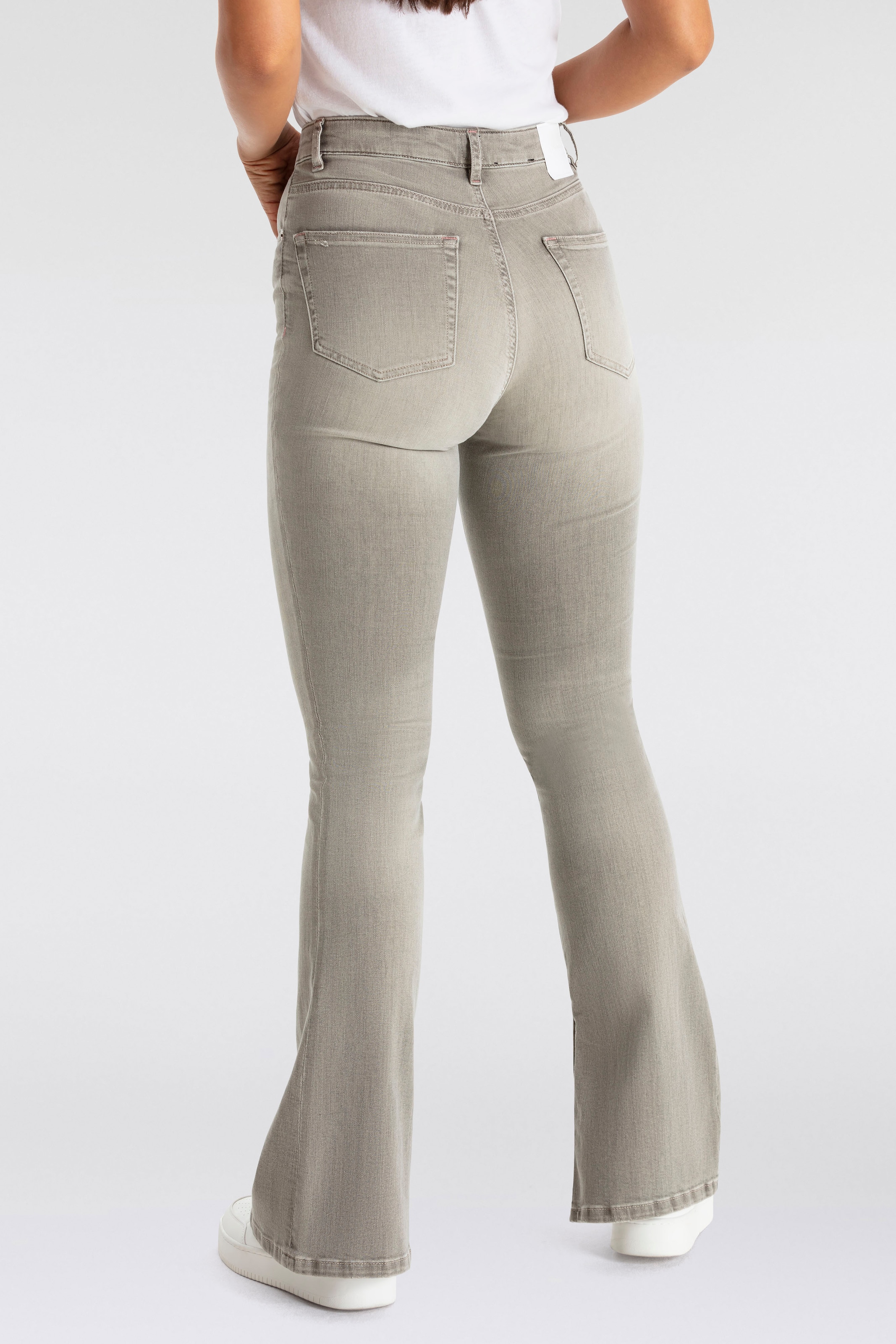 BOSS ORANGE Schlagjeans »Rosa High Rise Bootcut Premium Damenmode«, mit BOSS Leder-Badge