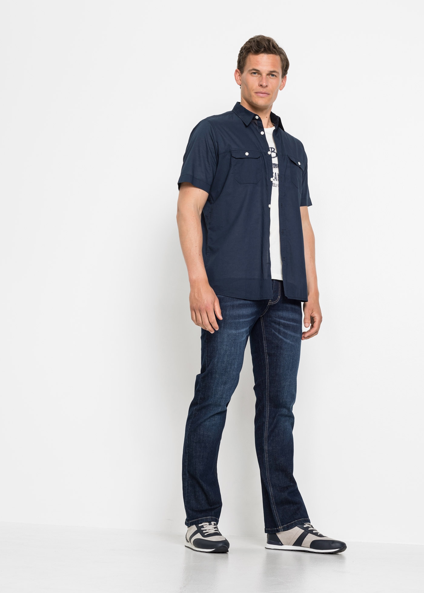 bonprix Kurzarmhemd »Kurzarmhemd aus reiner Baumwolle« Regular Fit, aus Baumwolle, mit Brusttaschen, Kentkragen