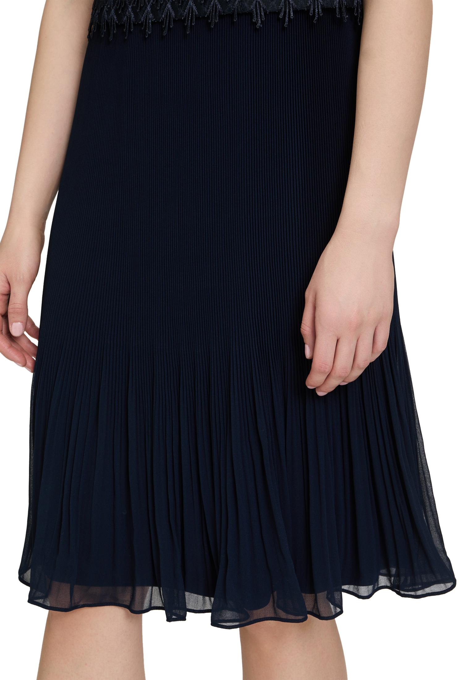 Vera Mont Cocktailkleid »Cocktailkleid mit Plissee«