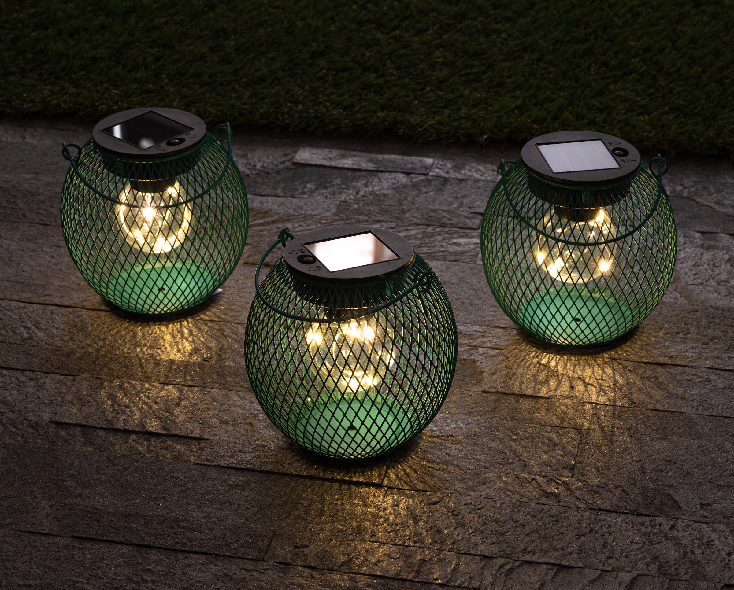 OTTO home LED Solarleuchte »Aaddis, LED-Metalllaterne, 3er Set« LED-Modul 3 Stk. Warmweiß einzeln positionierbar