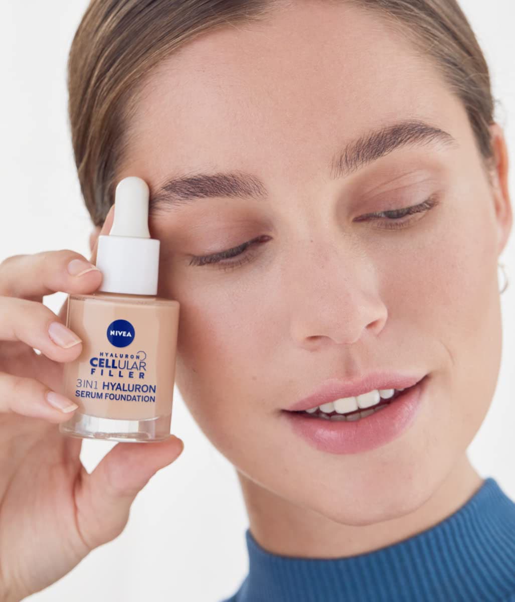 Nivea Foundation »CELLULAR 3IN1 HYALURON SERUM FOUNDATION« mit natürlicher Deckkraft, für kleine Unebenheiten und Rötungen
