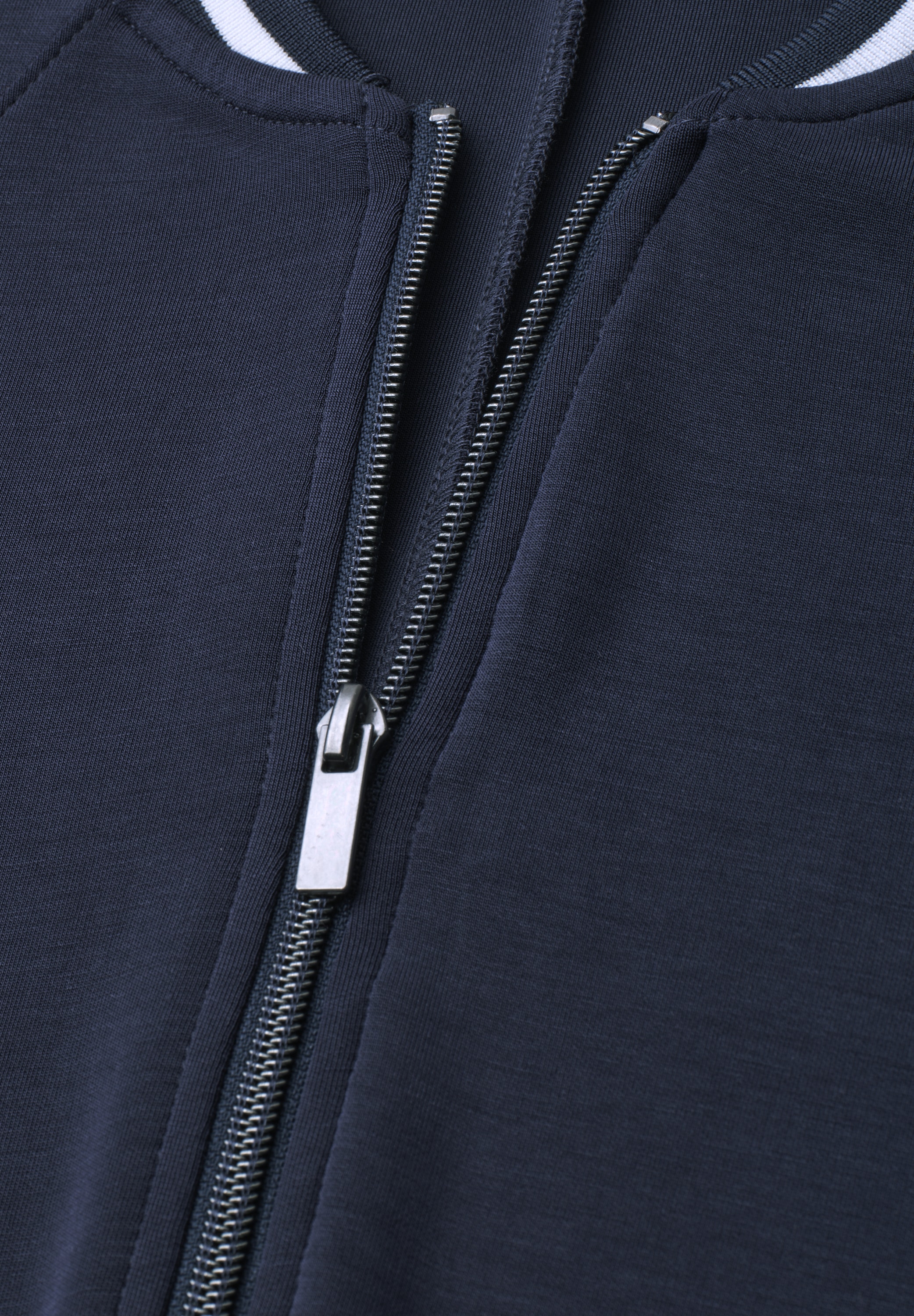 STREET ONE Sweatjacke Langarm Jacke im Silk-Look mit Zipper