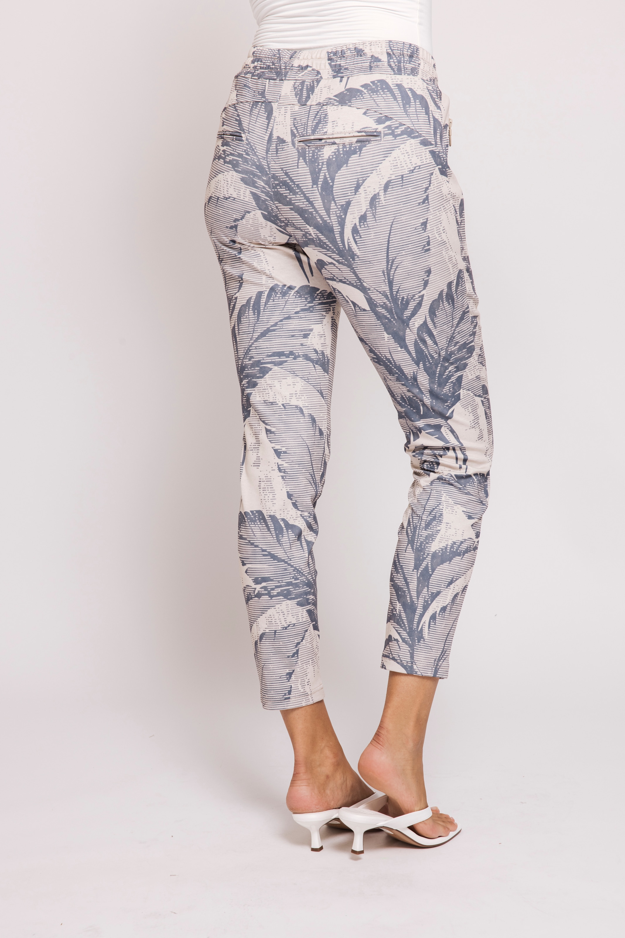 Zhrill Stoffhose »ZHCHIARA CASUAL«  schmale Passform, für den Alltag, mit Bindeband und Gummizug