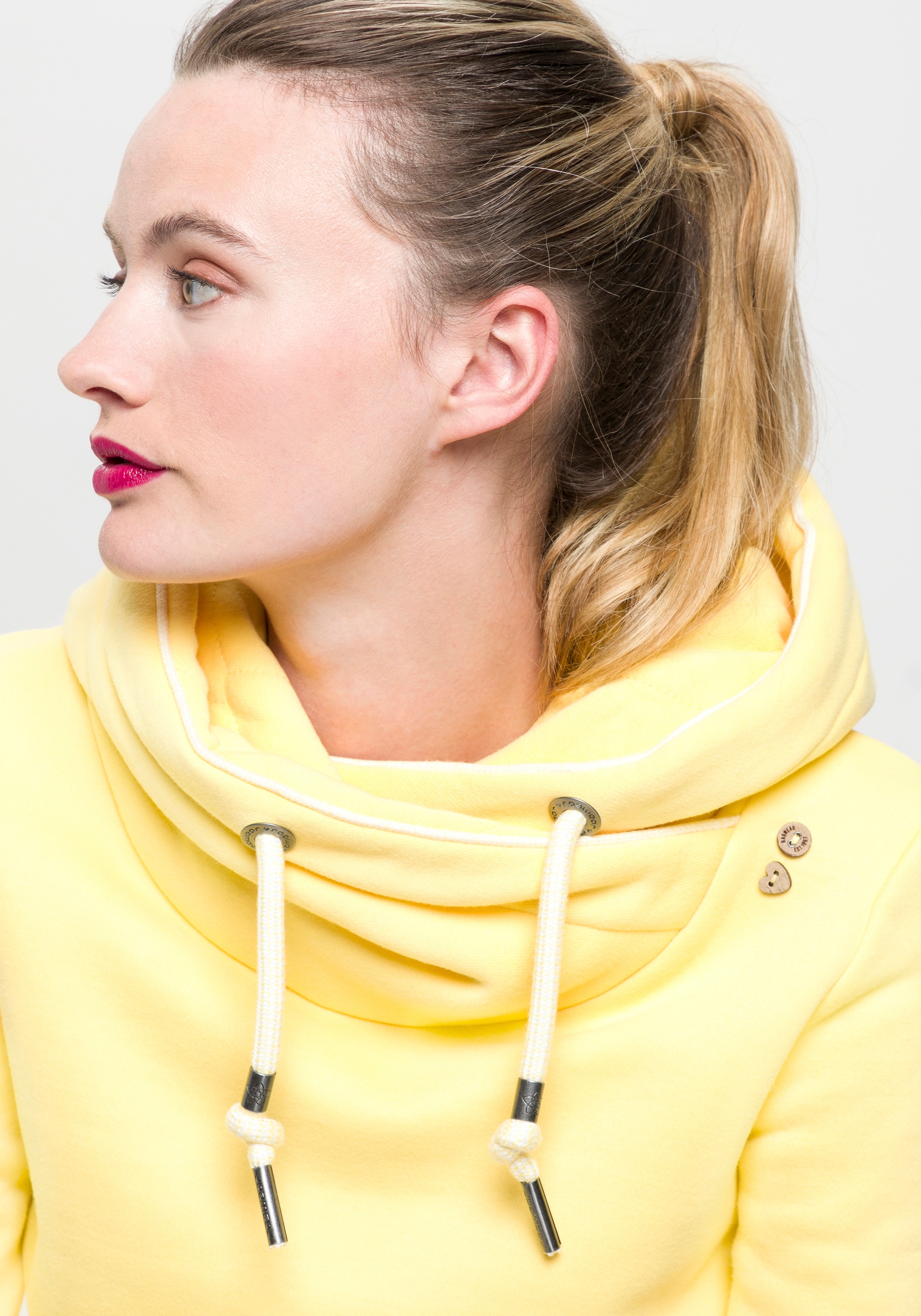 Ragwear Kapuzensweatshirt »GRIPYBUTTON« Sweater mit rustikalen Kordel-Akzenten