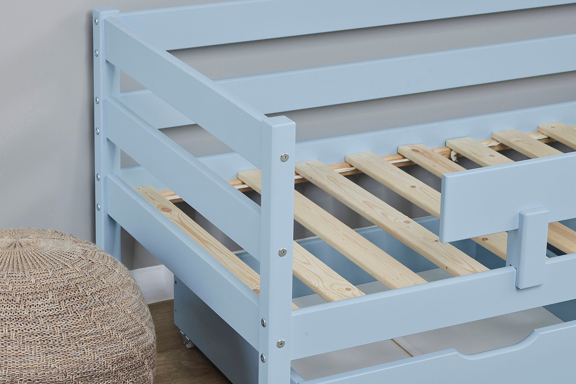 Hoppekids Einzelbett »ECO Comfort Kinderbett, Kiefer Massivholz, Jugendbett inkl. Rollrost«, 70x160 cm, wahlweise in verschieden Farben/ Matratze/ Absturzsicherung