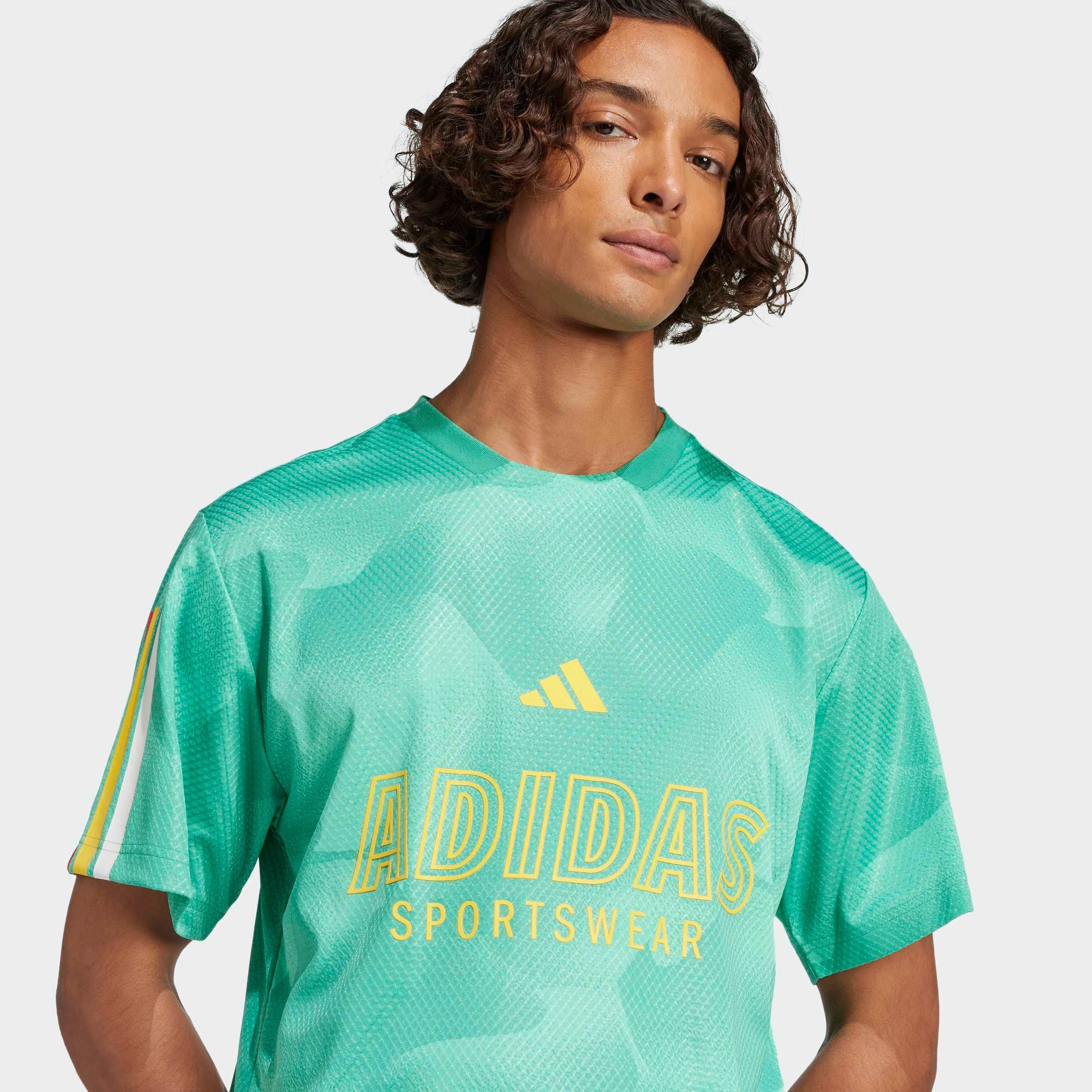 adidas Sportswear T-Shirt »HOUSE OF TIRO NATIONS PACK« sportlicher Schnitt, kurze Ärmel, mit Grafik und Allover-Print