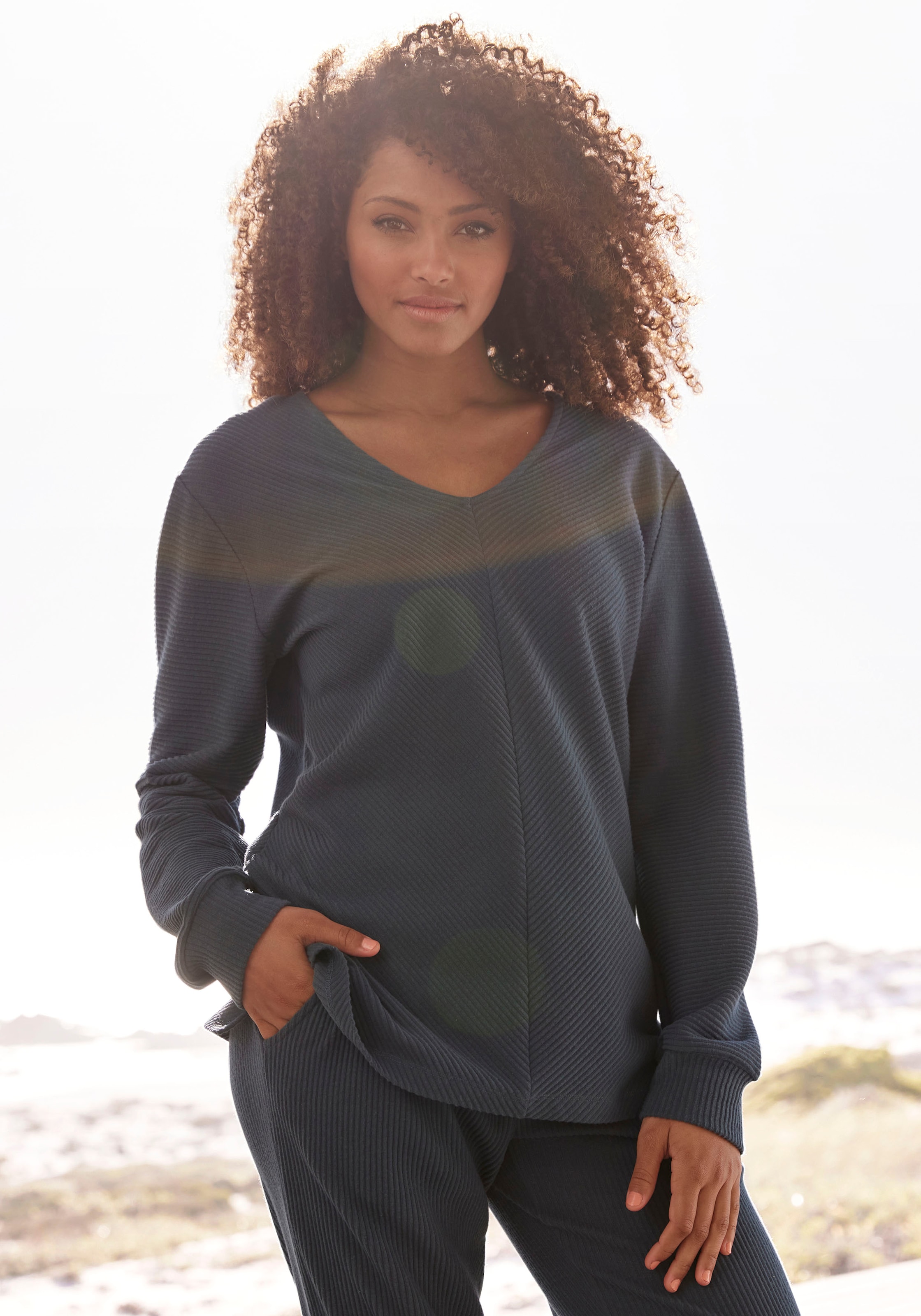 s.Oliver Sweatshirt »-Langarmshirt mit V-Ausschnitt«, und weiche Rippbündchen, Loungeanzug