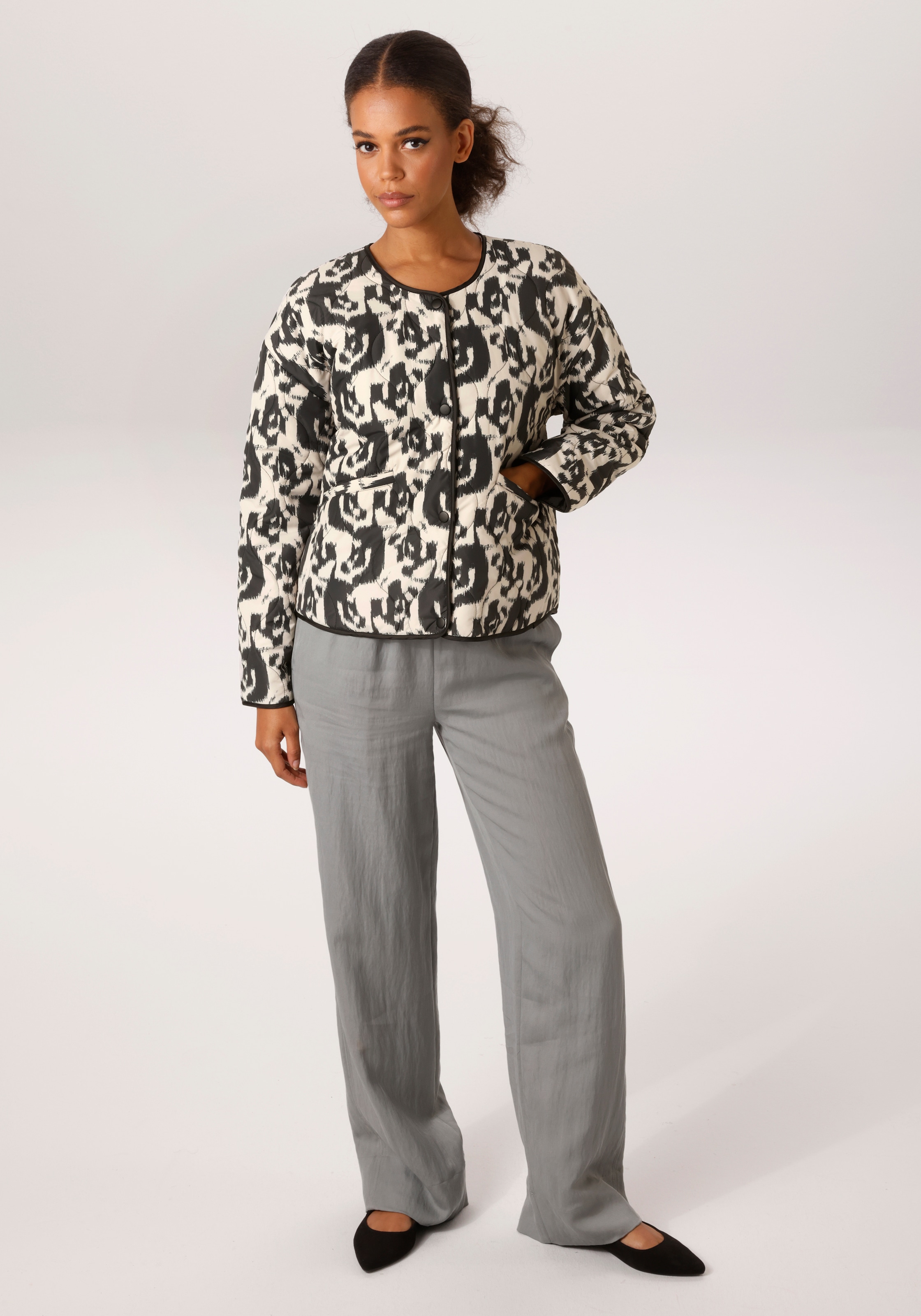 Aniston CASUAL Steppjacke mit extravagantem, grafischen Muster - NEUE KOLLEKTION