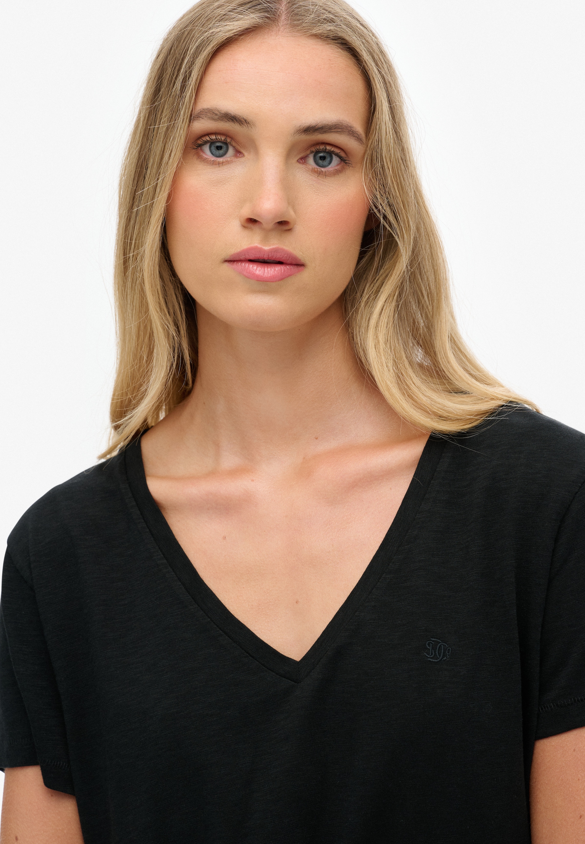Superdry T-Shirt »STUDIOS SLUB EMB VEE TEE« Baumwollmischung, relaxed fit