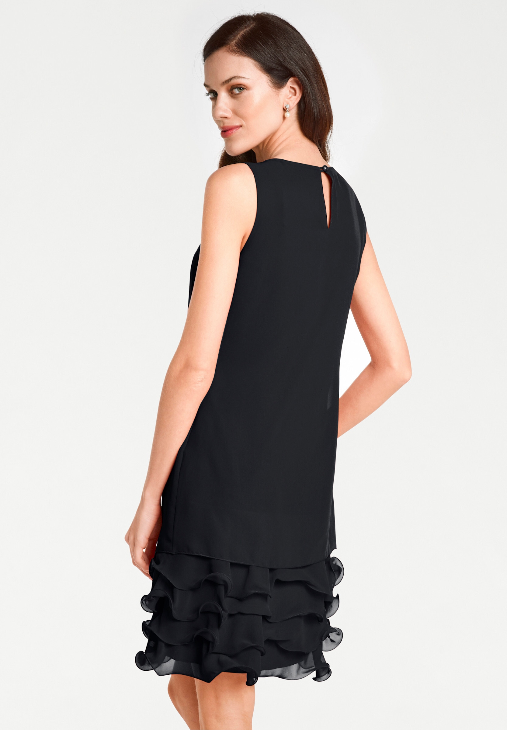 heine Latzkleid »Cocktailkleid Cocktailkleid mit Rüschen am Saum« Ohne Taschen