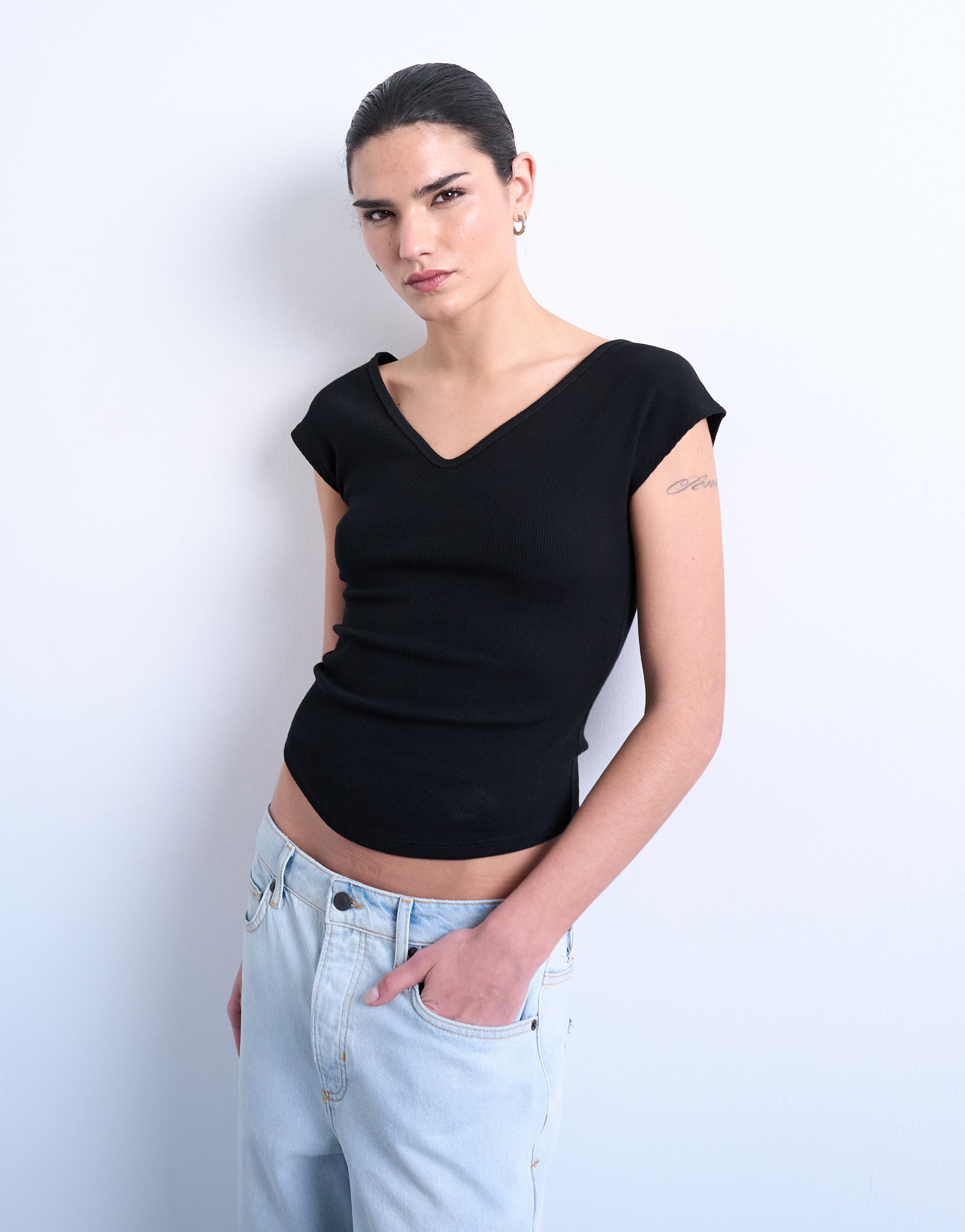 TOPSHOP V-Shirt »TSLISSY SS V-NECK T-SHIRT JRS NOOS« Baumwollmischung, slim fit