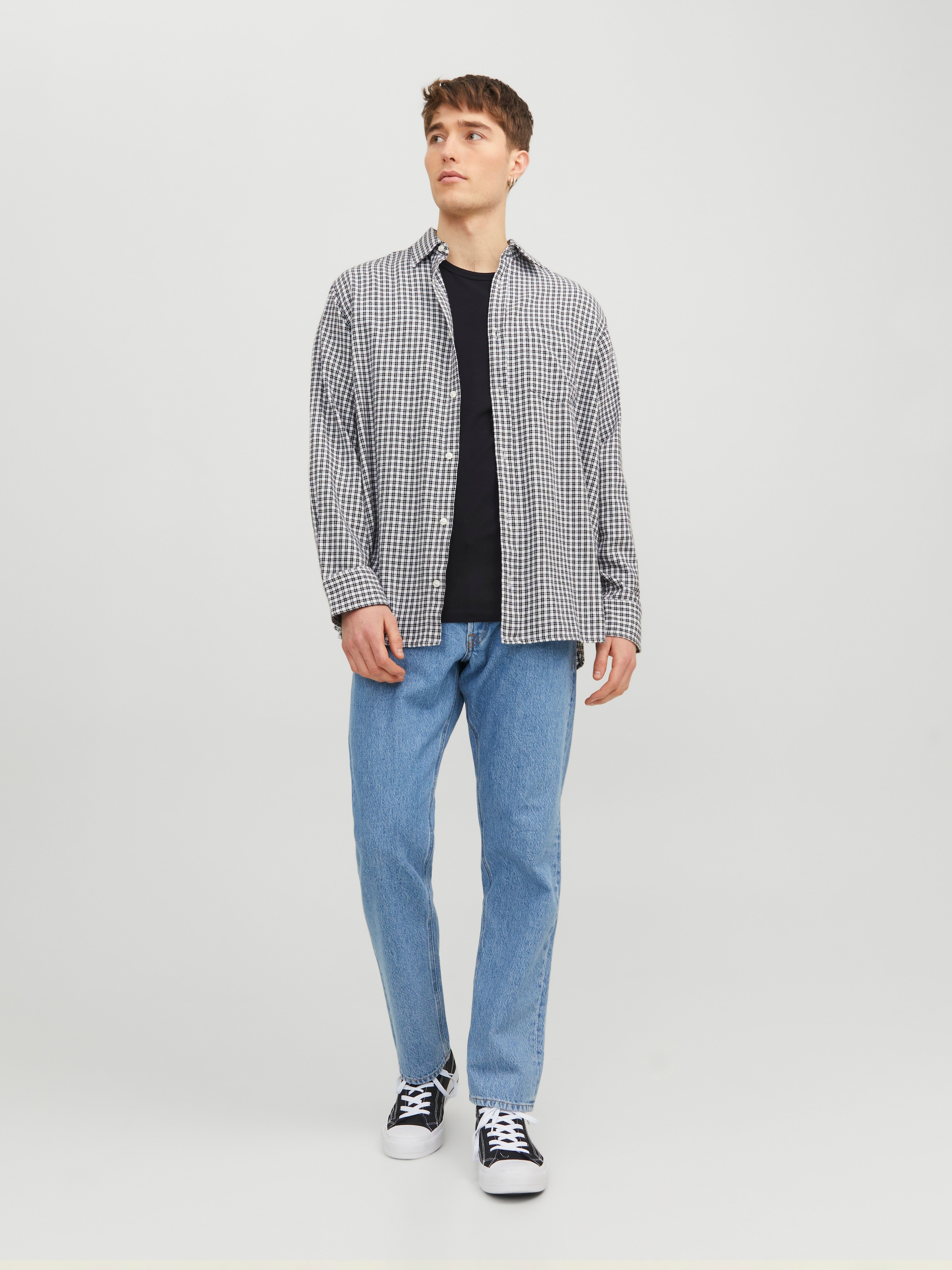 Jack & Jones T-Shirt »JJEBASIC mit schmaler Passform für jeden Tag« unifarben, modisch, schmal, Baumwollmischung, Rundhals