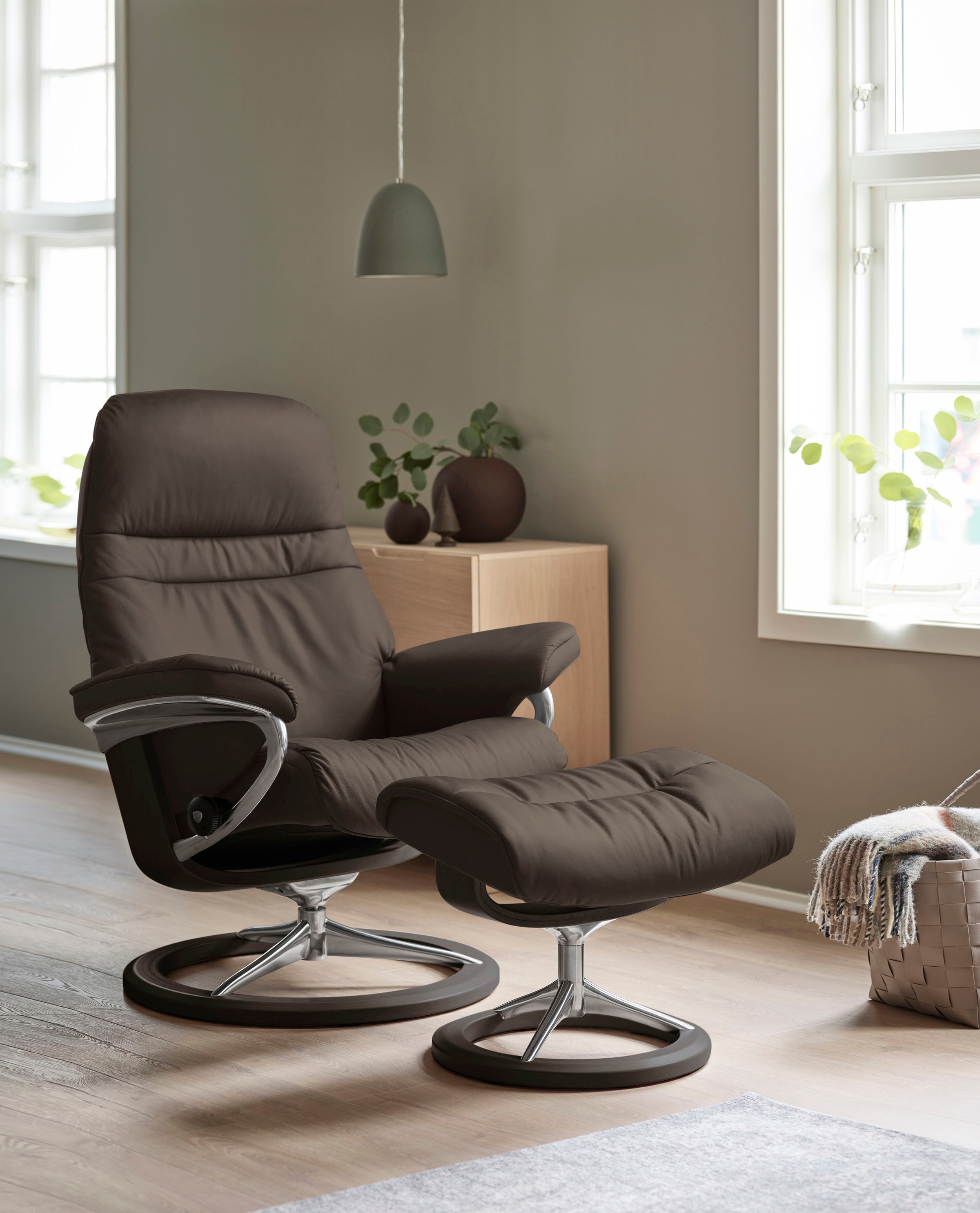 Stressless® Relaxsessel »Sunrise«, (Set, Relaxsessel mit Hocker), mit Signature Base, Größe S, Gestell Wenge