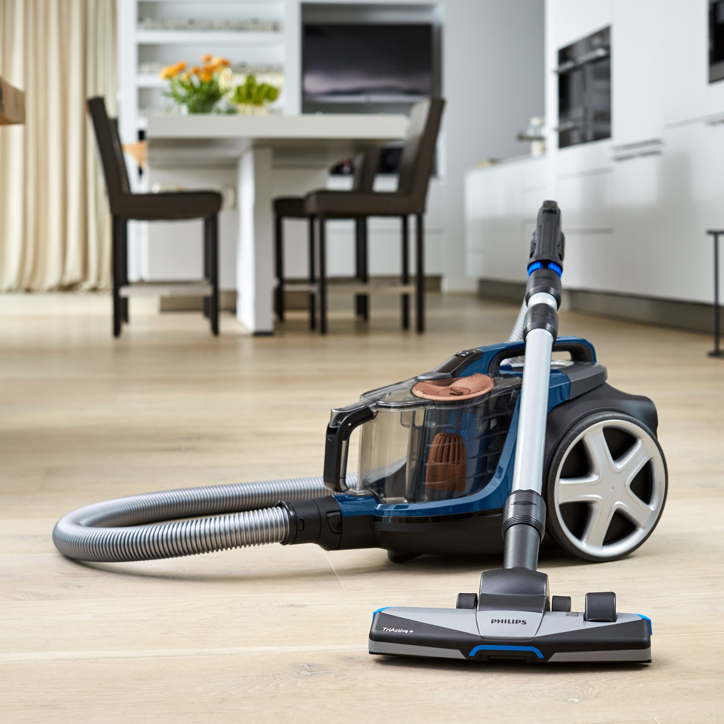 Philips Bodenstaubsauger »FC9745/09 Power Pro Expert« 900 W beutellos Allergiefilter, mit 2 l Fassungsvermögen und TriActive+-Düse